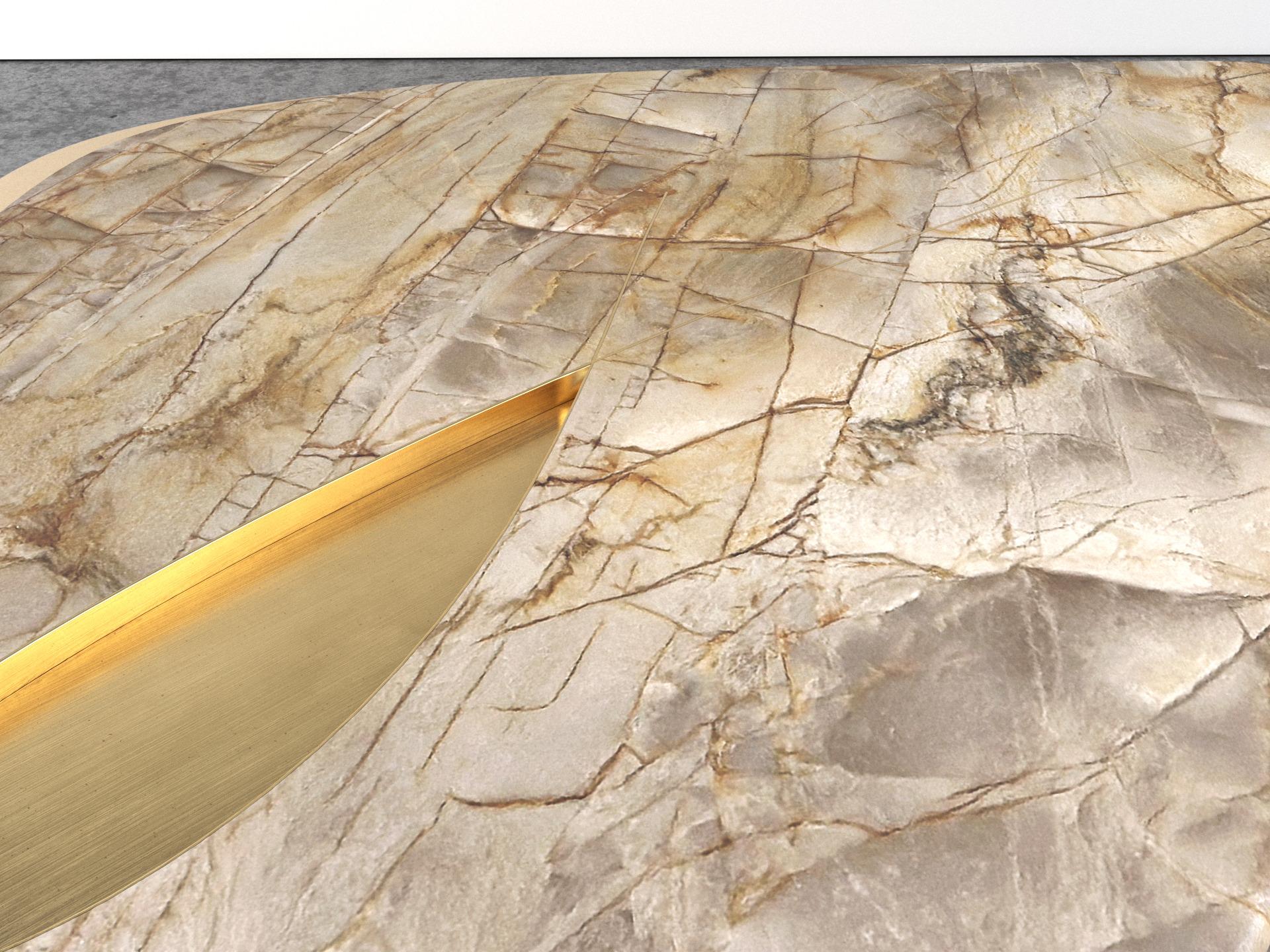 Britannique Table basse unique Feline III Calafate Quartzite et laiton de Grzegorz Majka en vente