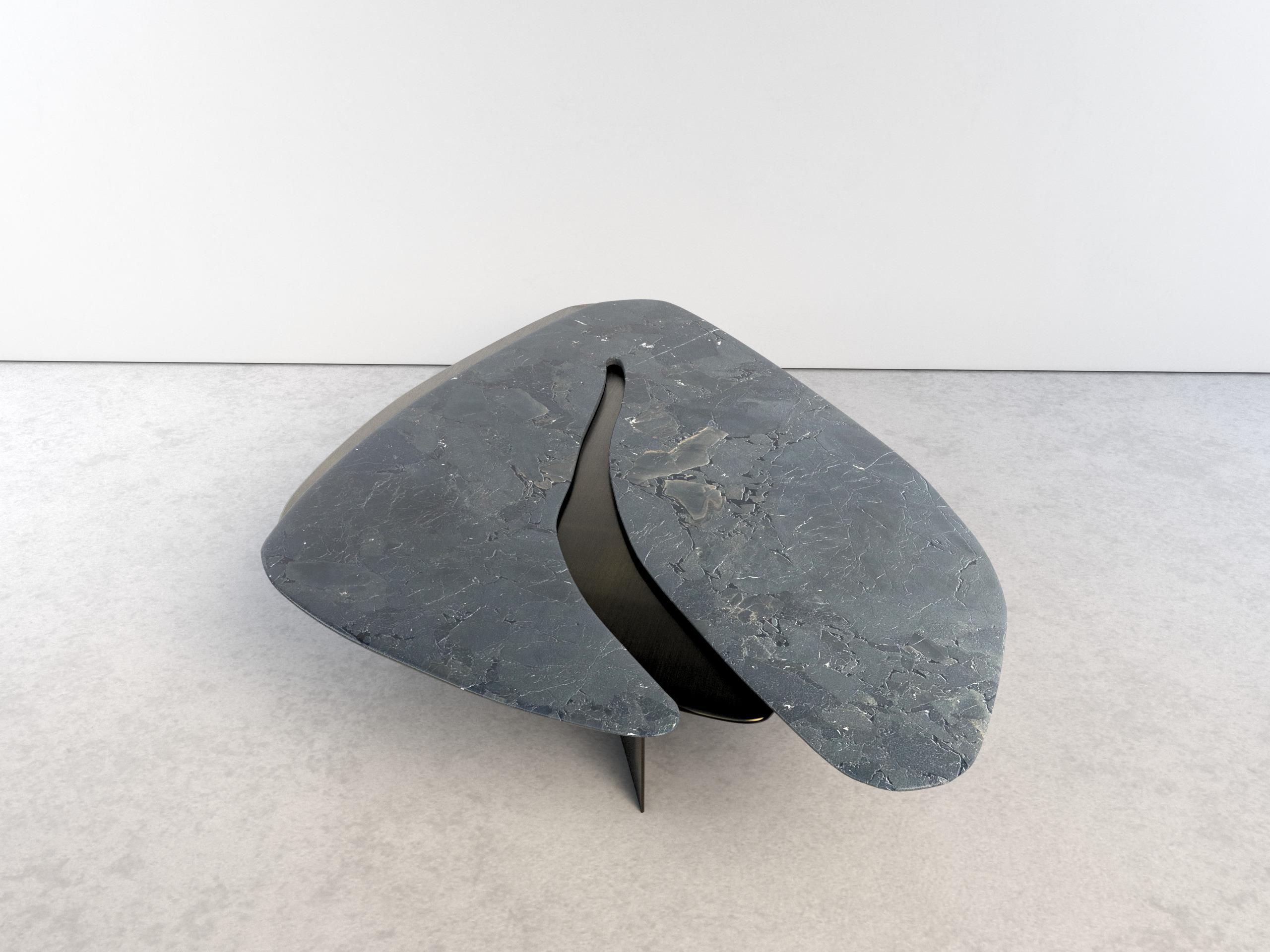 Table basse unique Feline V Infinity en quartzite et laiton de Grzegorz Majka Neuf - En vente à Geneve, CH