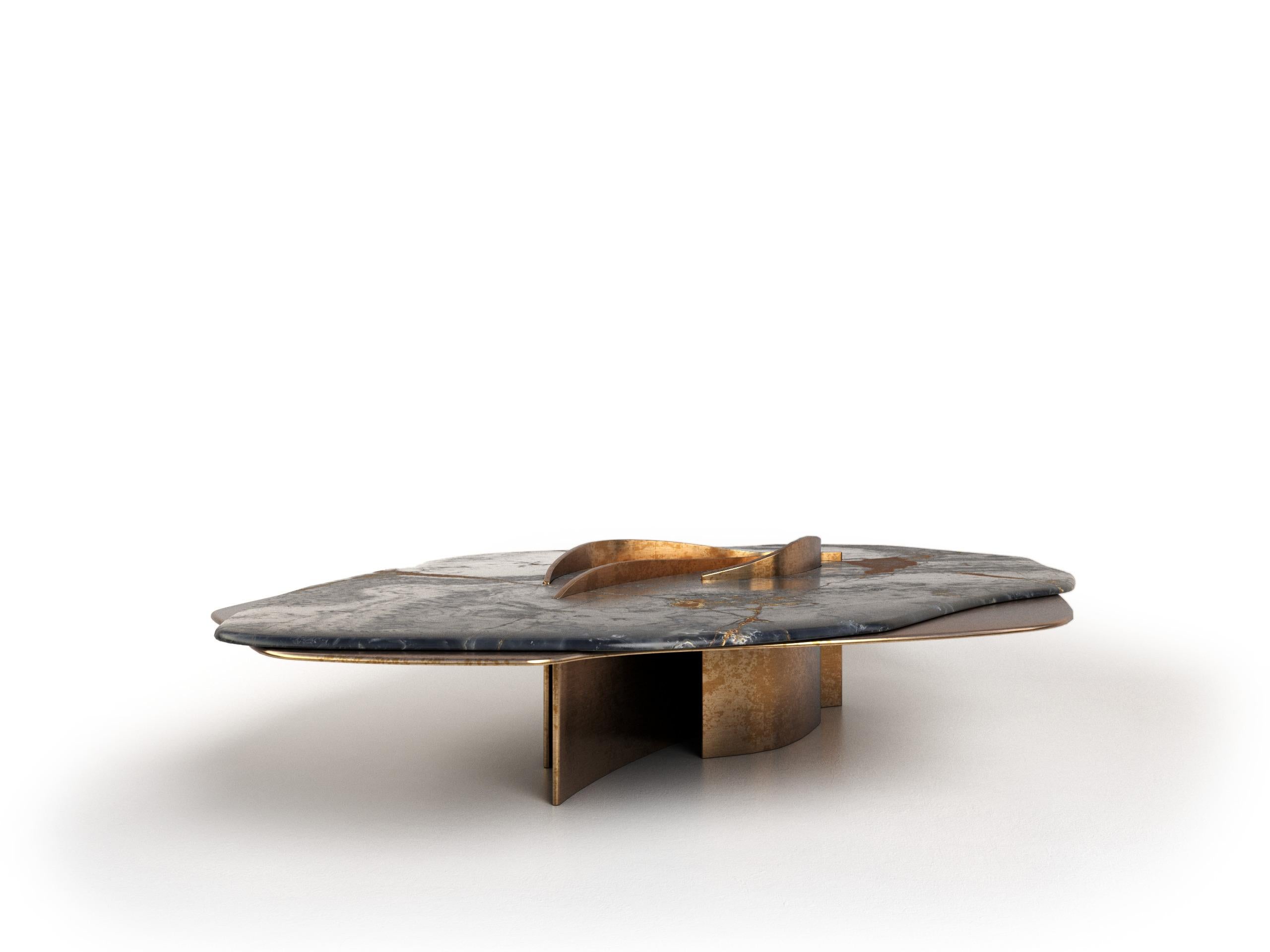 XXIe siècle et contemporain Feline VII Black Onyx and Solid Brass Unique Coffee Table by Grzegorz Majka en vente