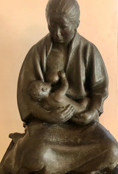 Grande scultura in bronzo di maestro messicano latino-americano Madre con bambino, firmata