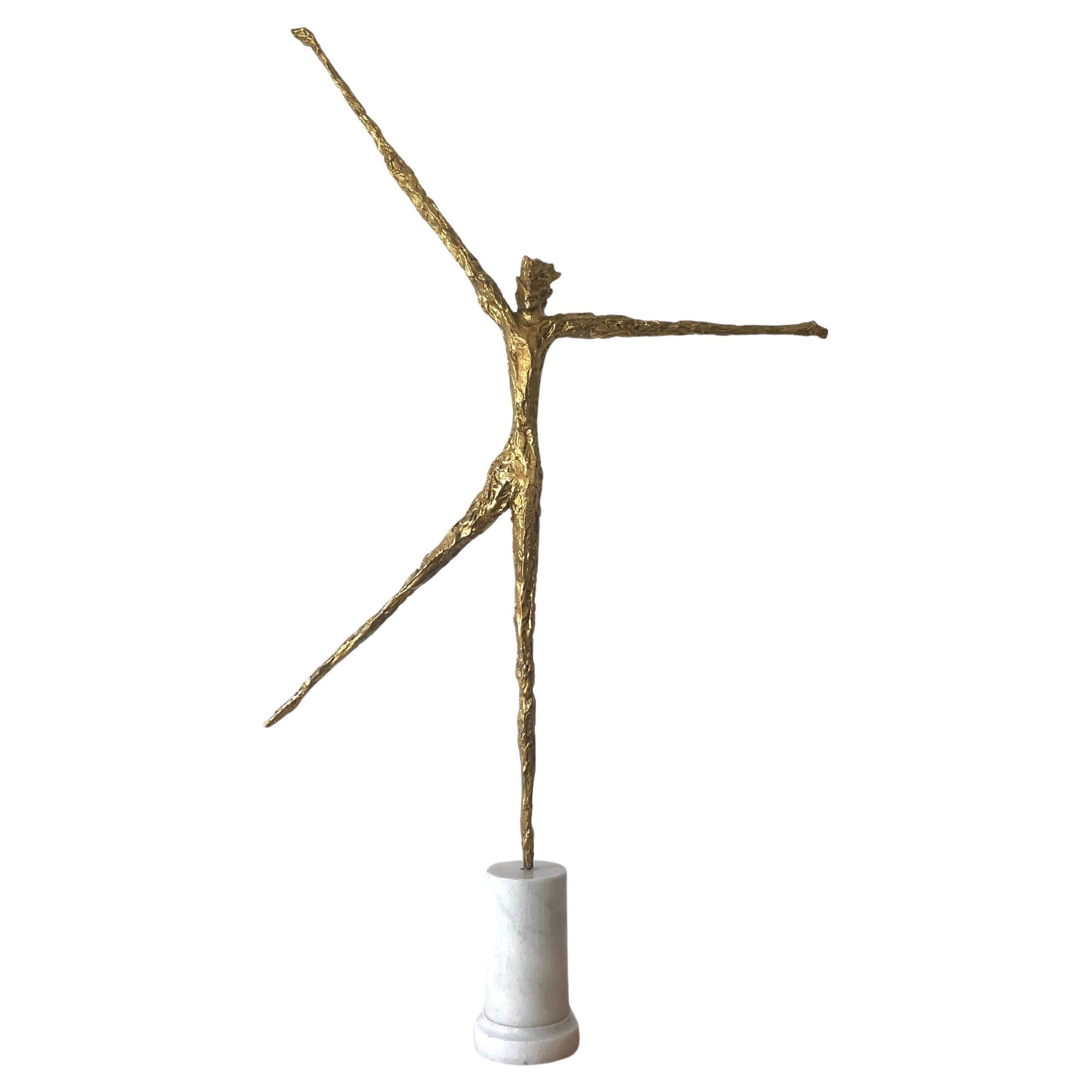 Félix Agostini, rara escultura original de resina dorada realizada hacia 1960 en venta