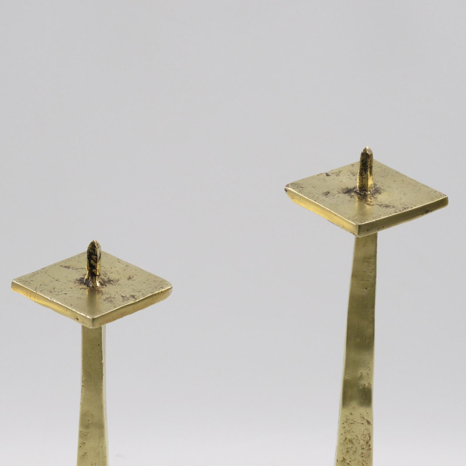 Brutalistischer Kerzenständer aus vergoldeter Bronze im Stil von Felix Agostini (Metall) im Angebot