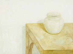 Weiße Vase in Weiß auf Tisch