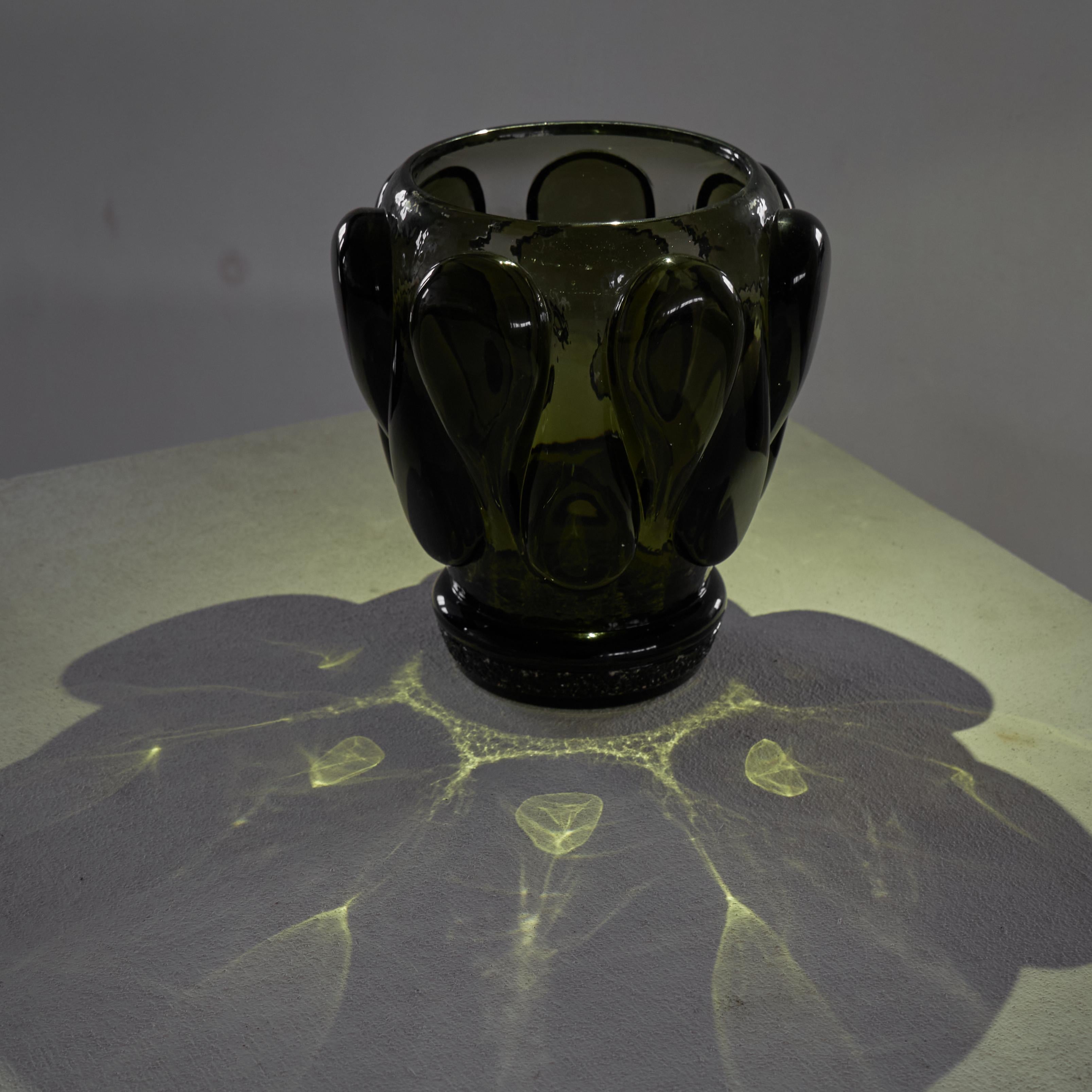 Felix Průša Vase en verre d'art Tchèque 1960s en vente 1