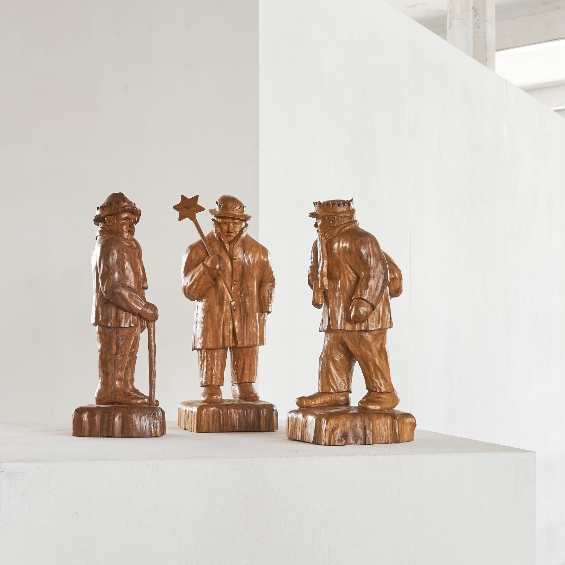 Belge Felix Timmermans 'Les 3 Rois Mages' Sculptures d'Art Populaire Flamand en Wood Carved 1970 en vente