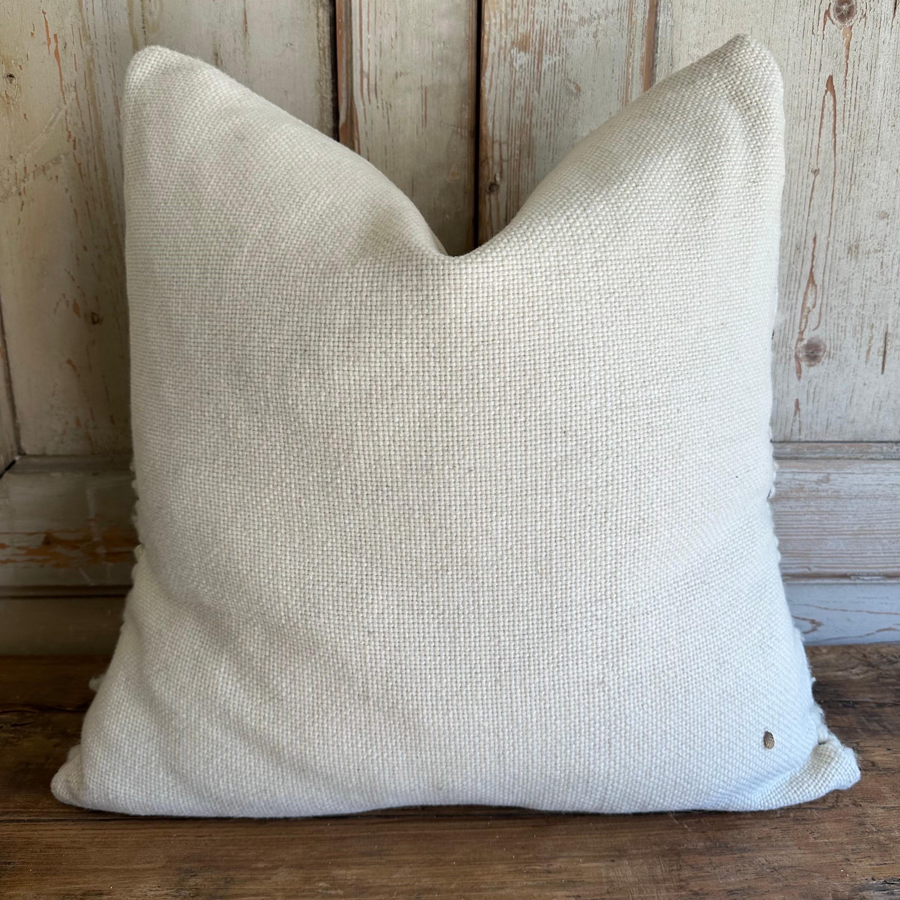 Feliz Organic Wool Handmade Pillow in Soft White For Sale 2