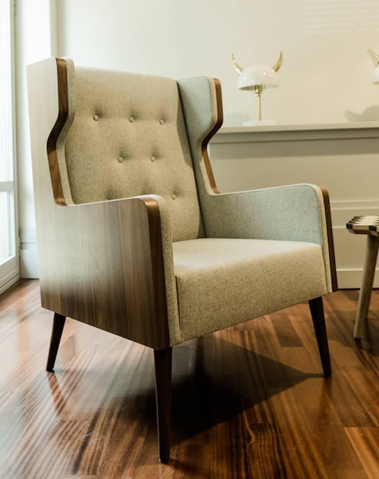Felt Chair Armchair in American Walnut and Green Felt For Sale 6