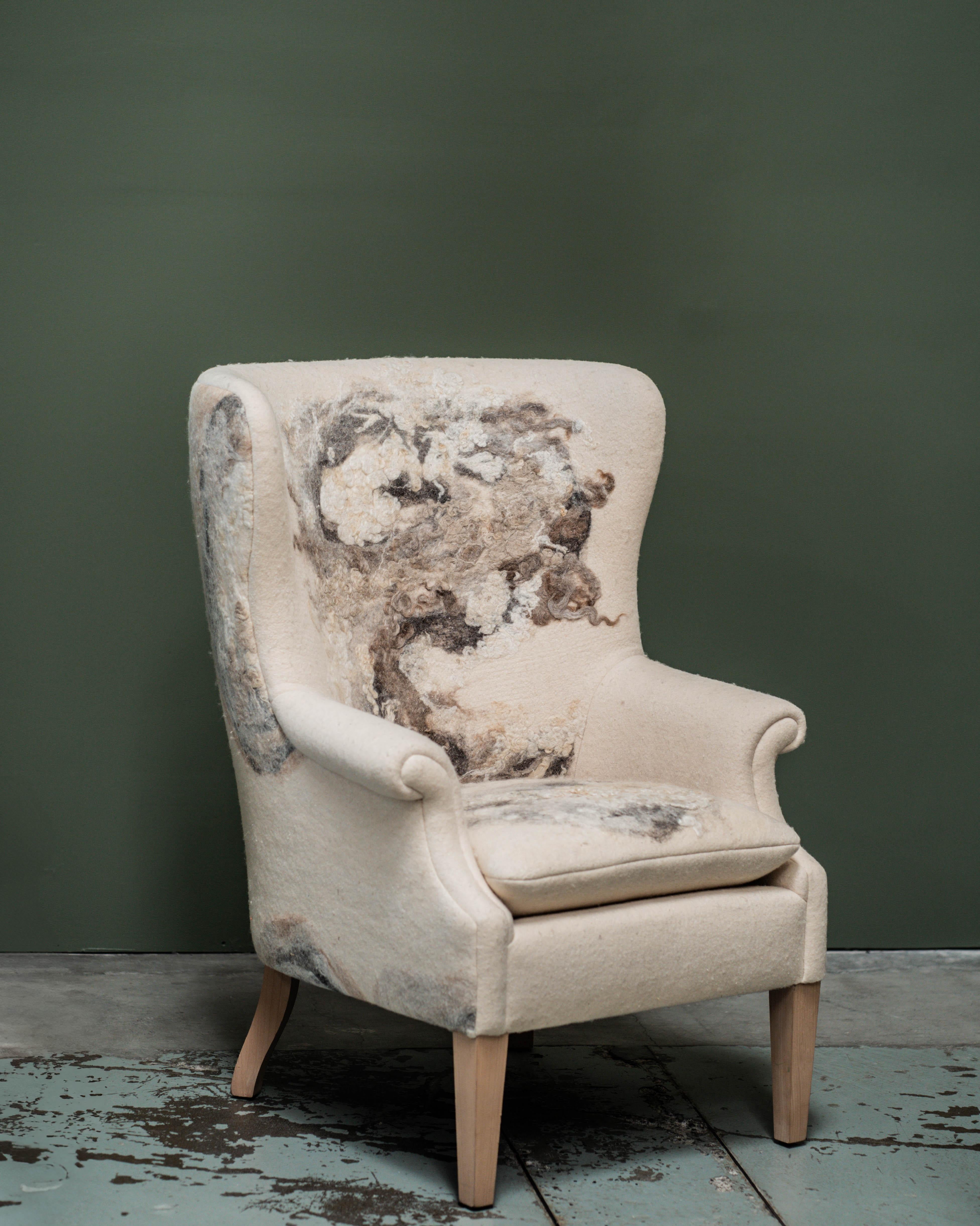 Dieser Empire-Wingback-Stoff wurde von der Faserkünstlerin Jessica Switzer Green für JG SWITZER mit Wolle 