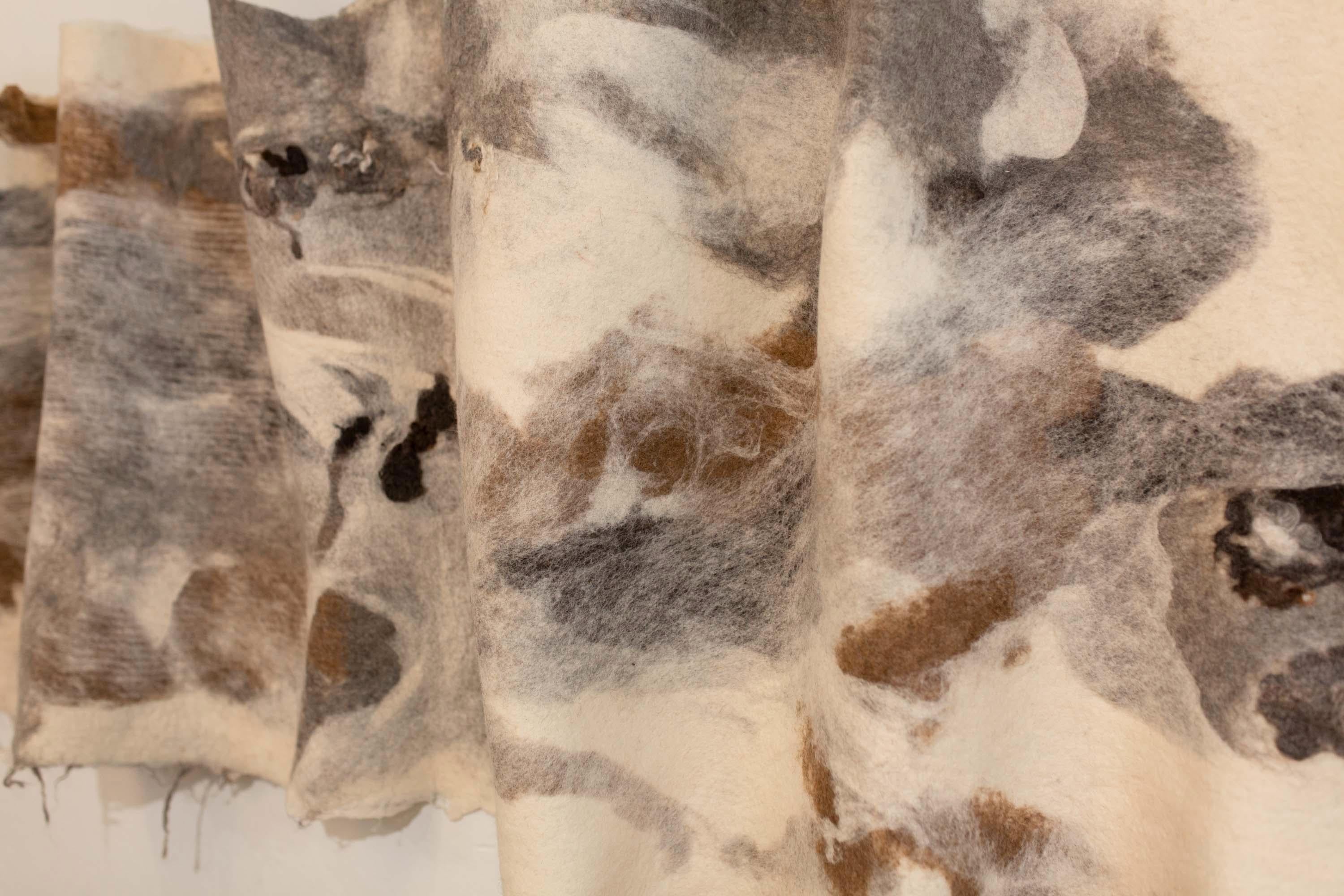 Arte da parete in lana infeltrita di JG Switzer, alpaca e lana mista in vendita 3