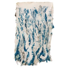 Filz-Wandkunst aus Wolle von JG SWITZER – Indigofarbene roh gefärbte Wolle mit Seeweed und Seide 
