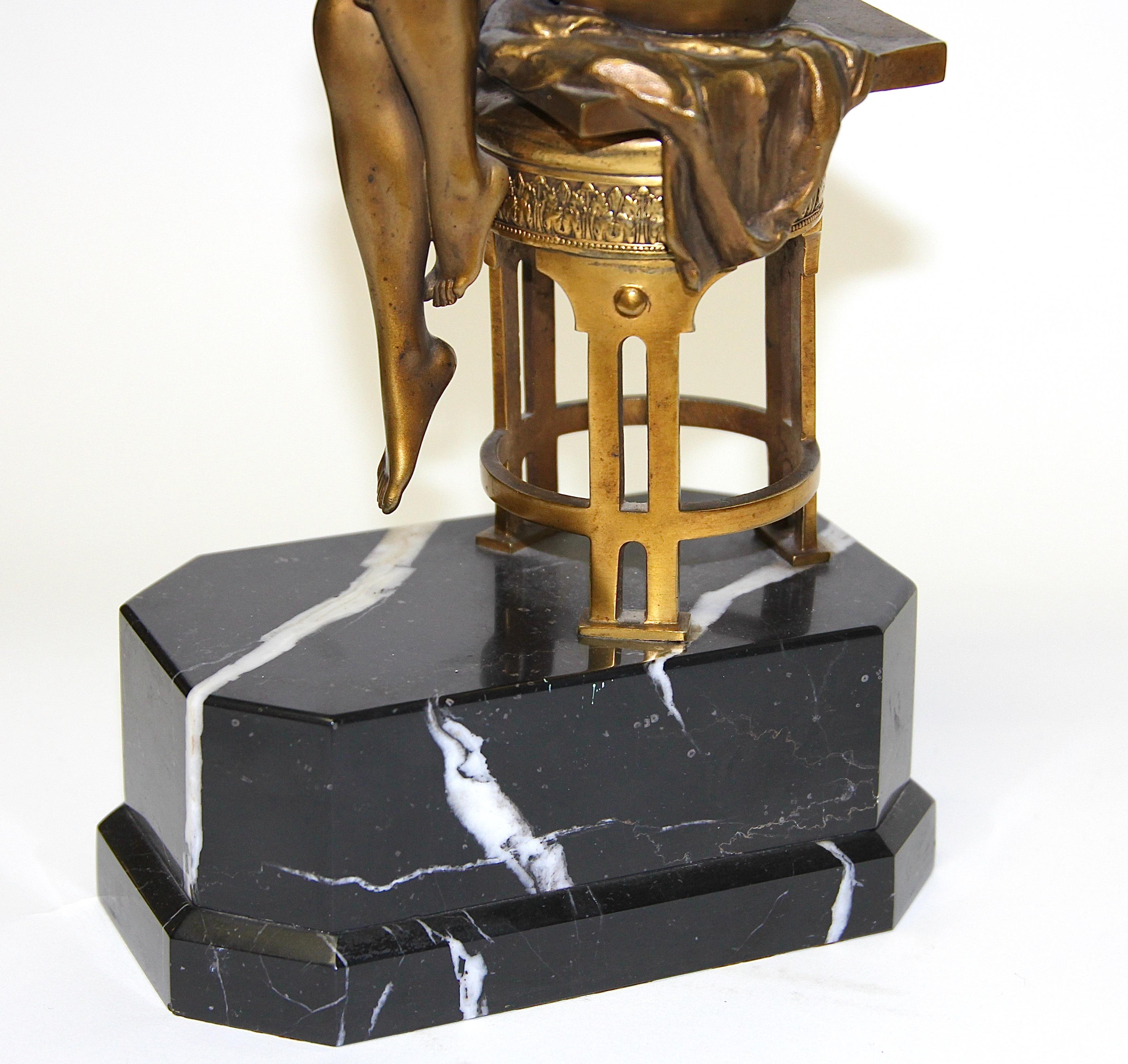 Femme nue en bronze, beauté assise, de Rudolf Marcuse État moyen - En vente à Berlin, DE