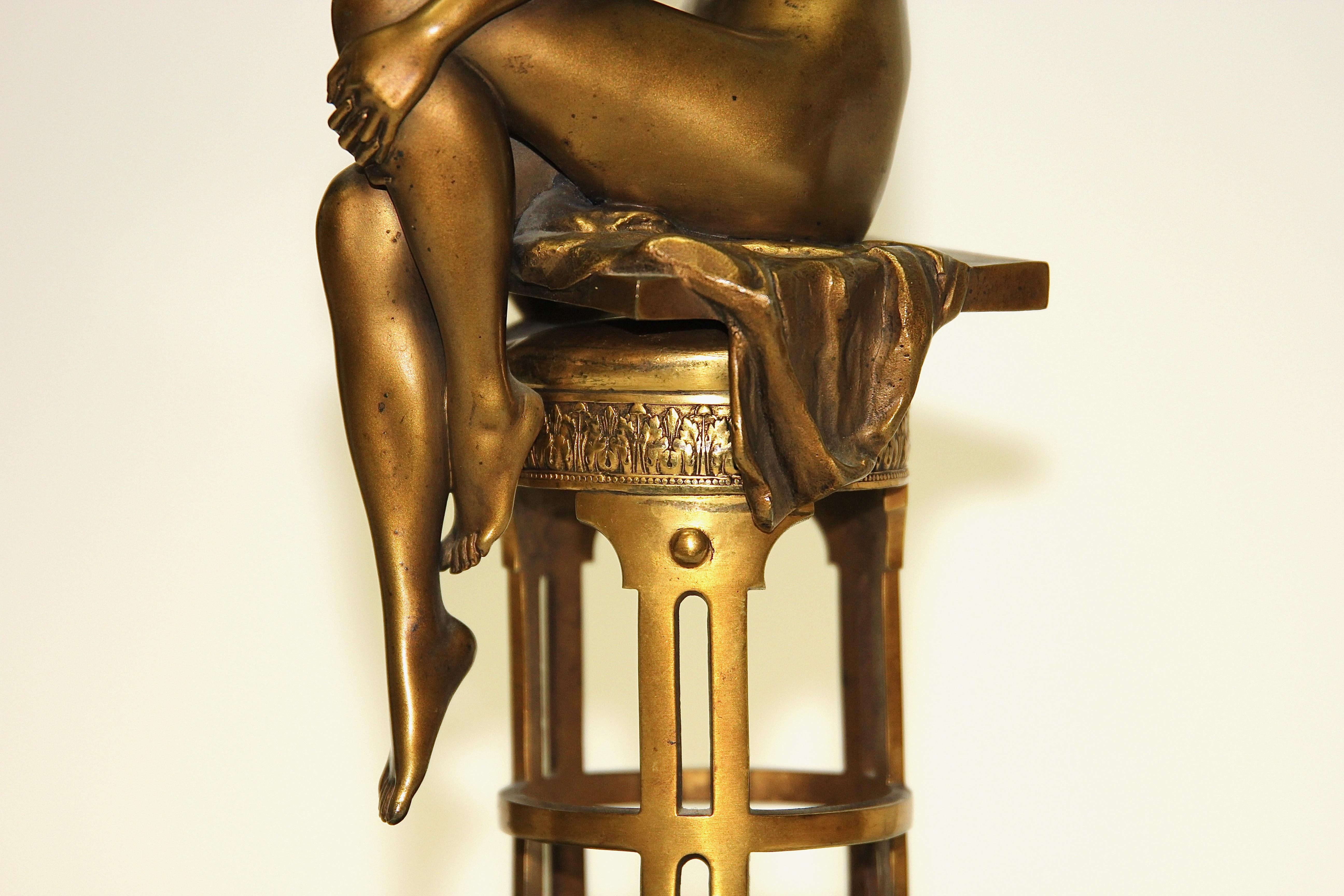 Weiblicher Frauenakt aus Bronze, sitzende Schönheit, von Rudolf Marcuse im Zustand „Relativ gut“ im Angebot in Berlin, DE