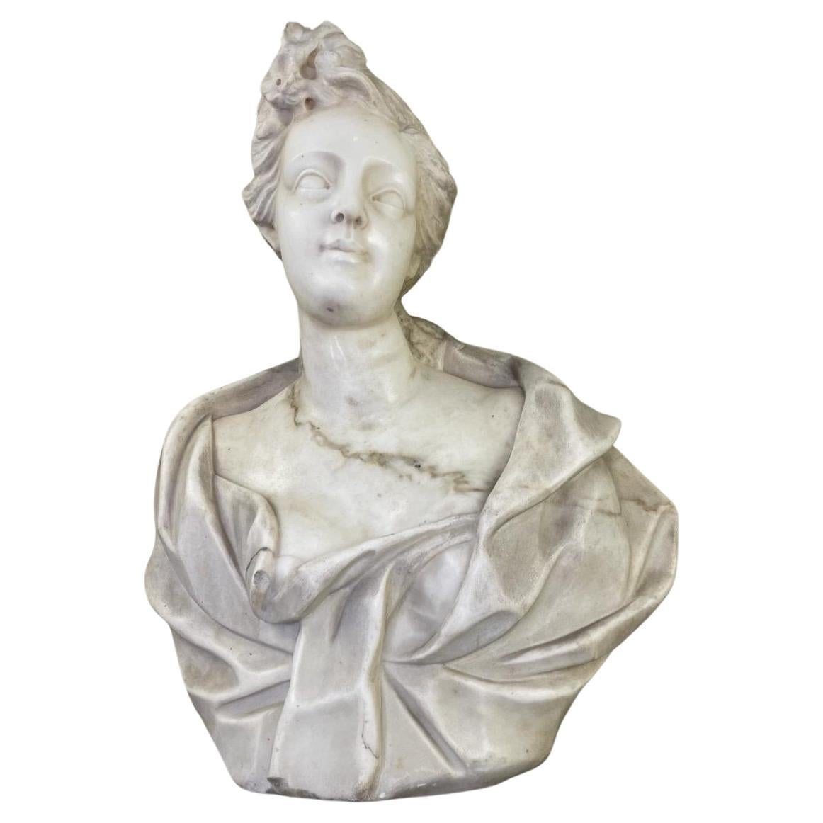Female Bust In Carrara Marble, Late 18th Century, Northern Italy For Sale