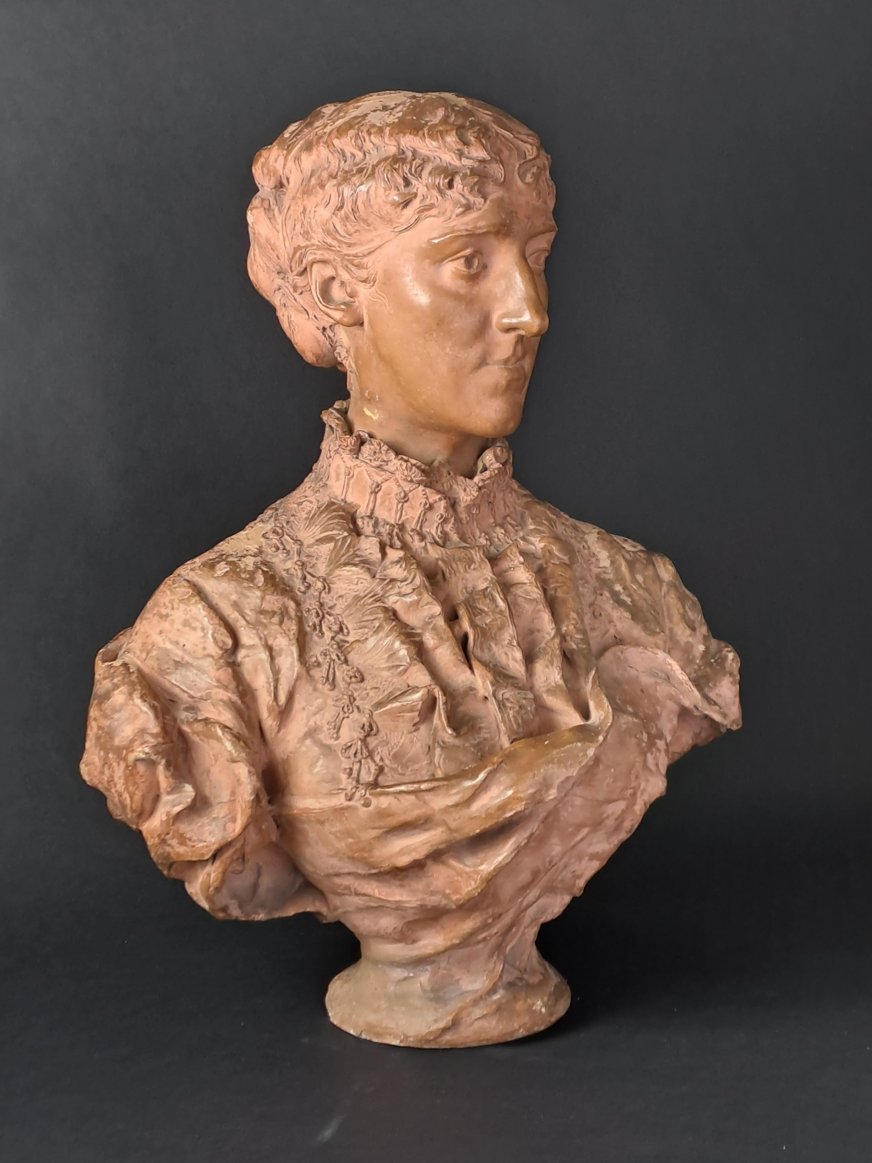 Francese Busto femminile in terracotta firmato Denys Puech in vendita