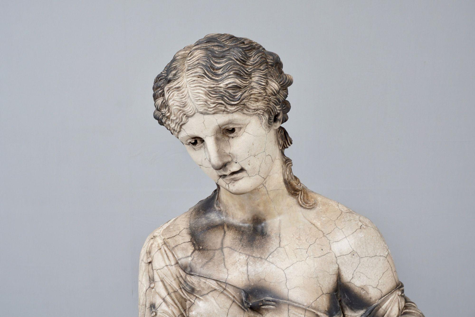 XX secolo Busto femminile su supporto in vendita