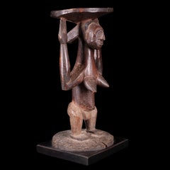 Figura femminile di cariatide in piedi su una base circolare, RDC