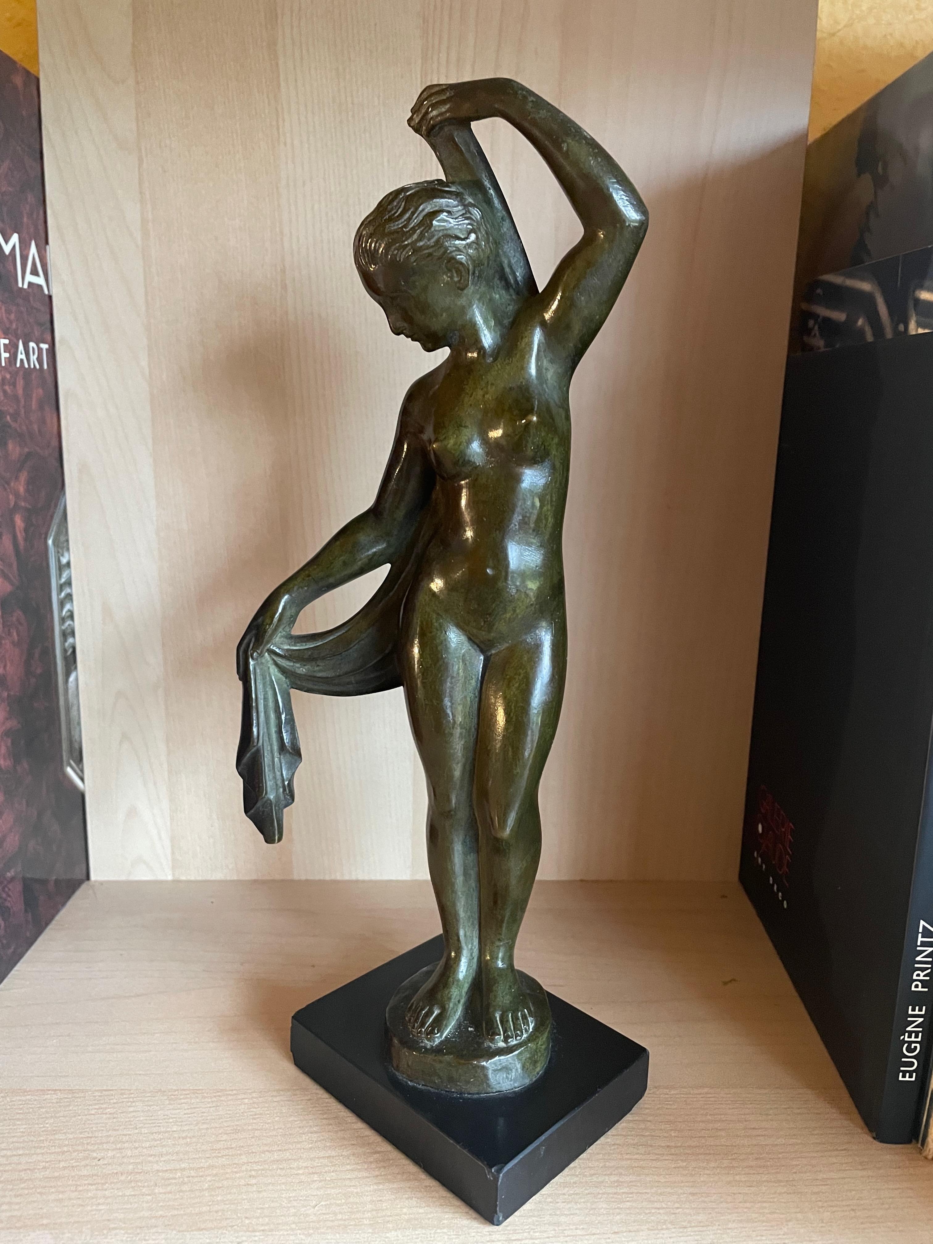 Weibliche klassische Art Déco Bronzefigur von Lucien Alliot, Frankreich 1920er Jahre. Unterschrieben. im Angebot 2