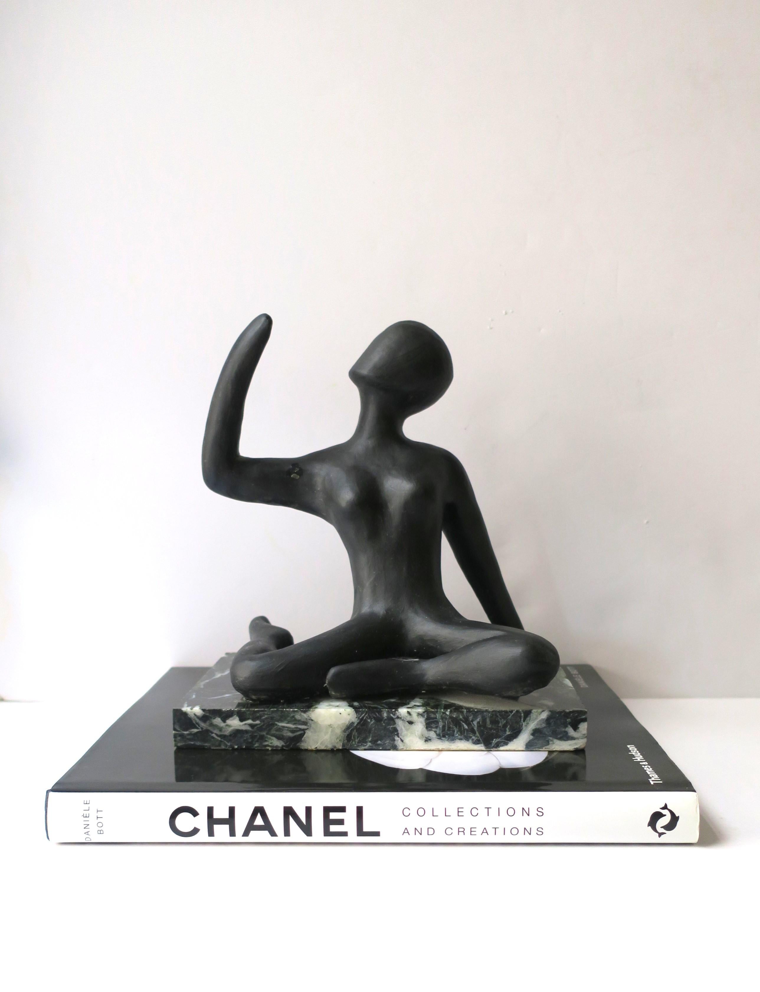 Female Figurative Sculpture on Marble Base In Good Condition For Sale In New York, NY