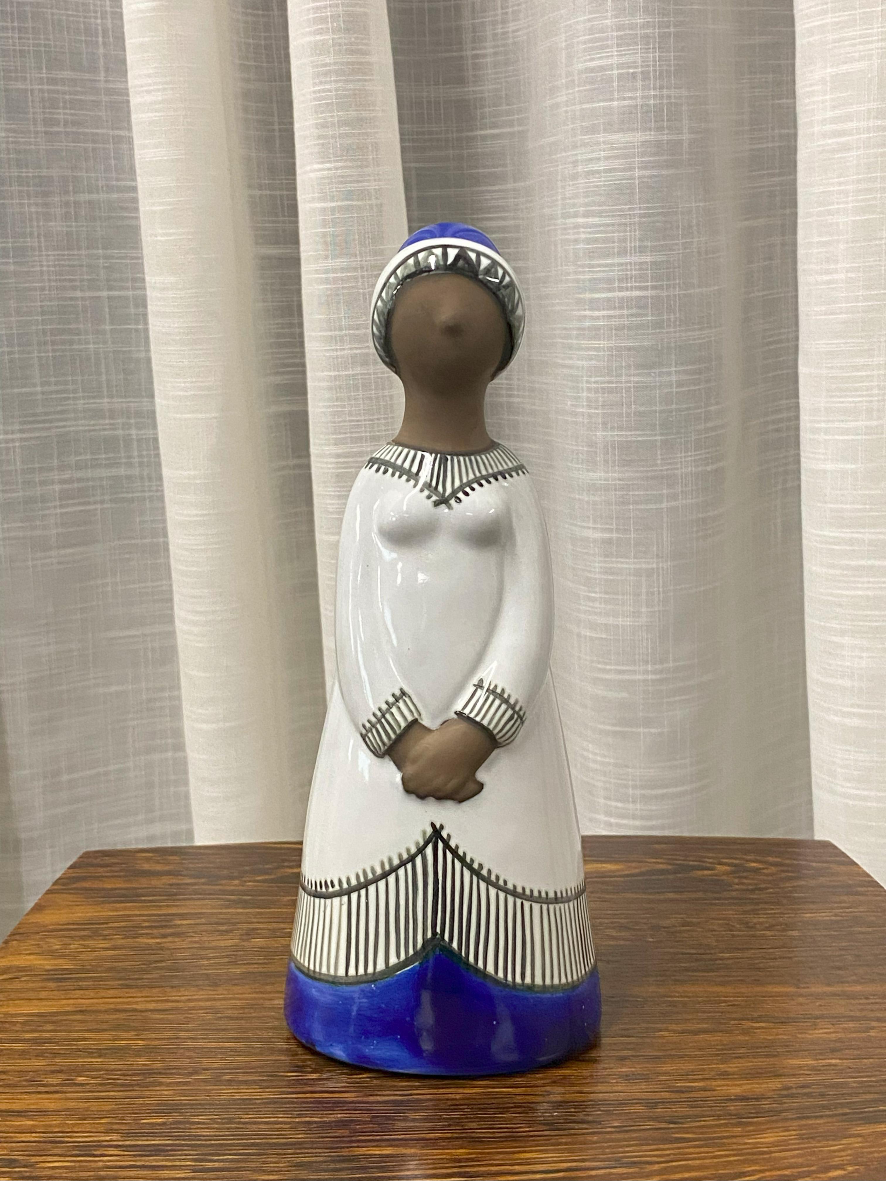 Weibliche Figur von Mari Simmulson für Upsala Ekeby um 1960 (Moderne der Mitte des Jahrhunderts) im Angebot