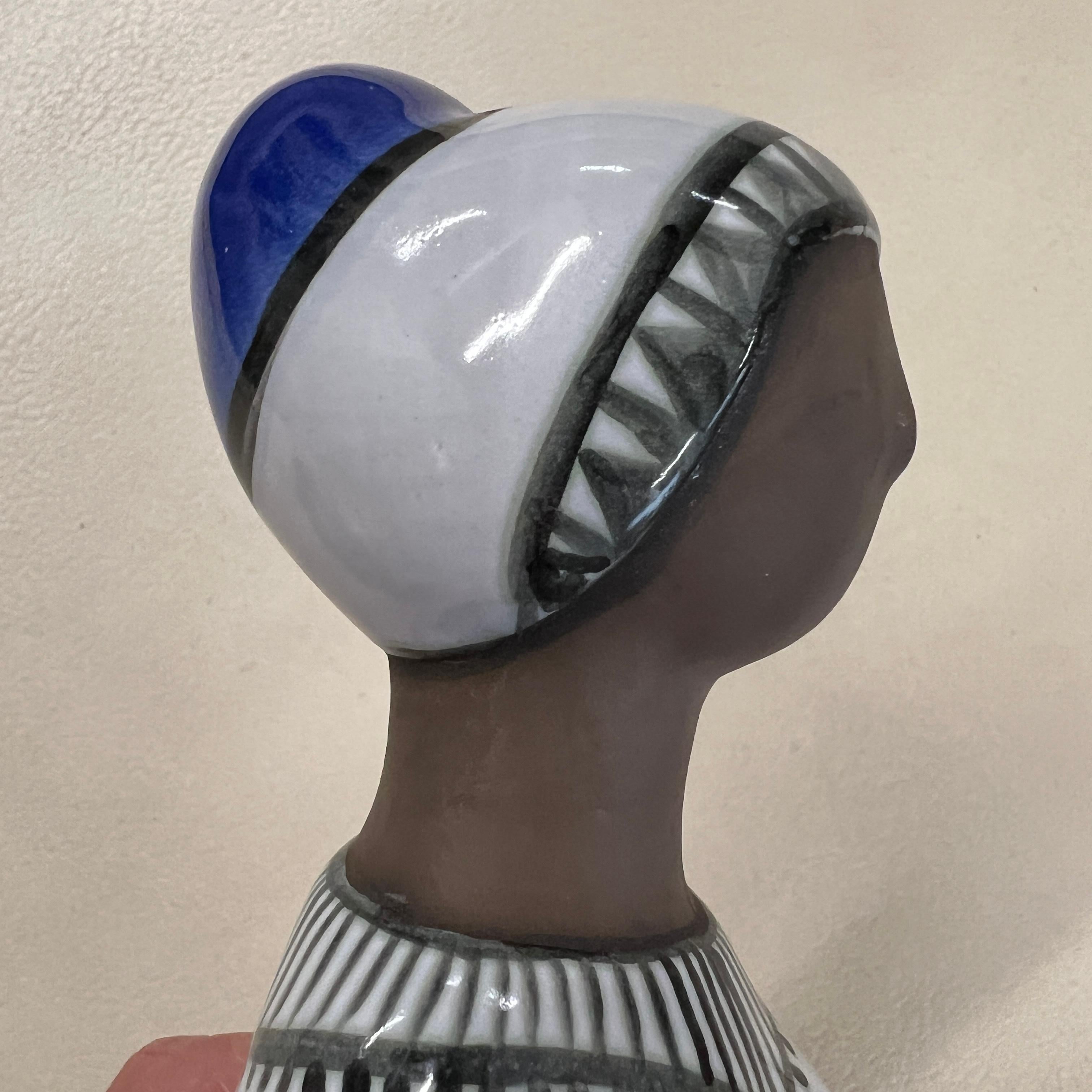 Weibliche Figur von Mari Simmulson für Upsala Ekeby um 1960 (Keramik) im Angebot