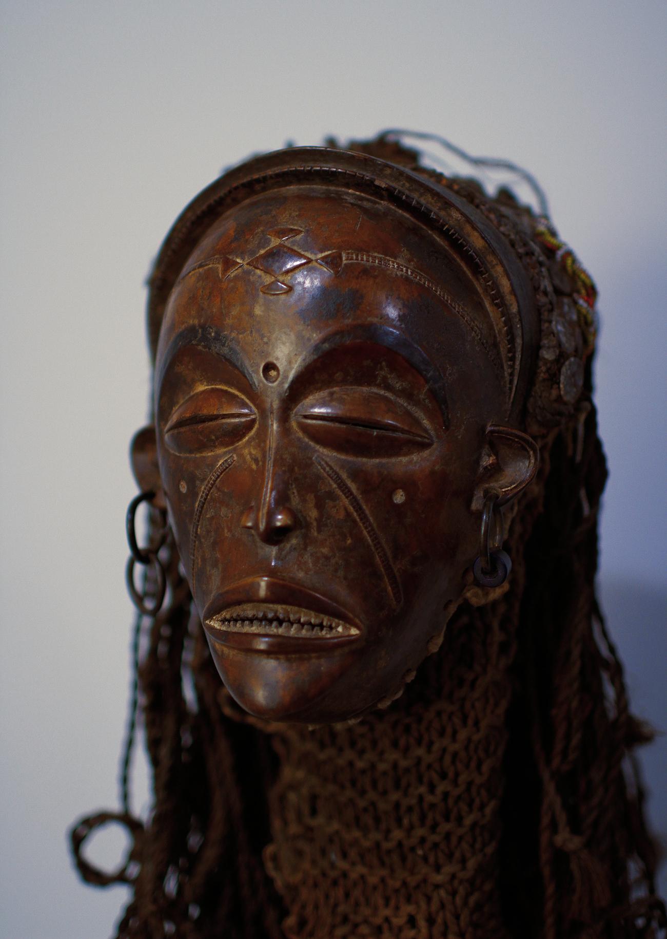 20ième siècle Masque féminin 