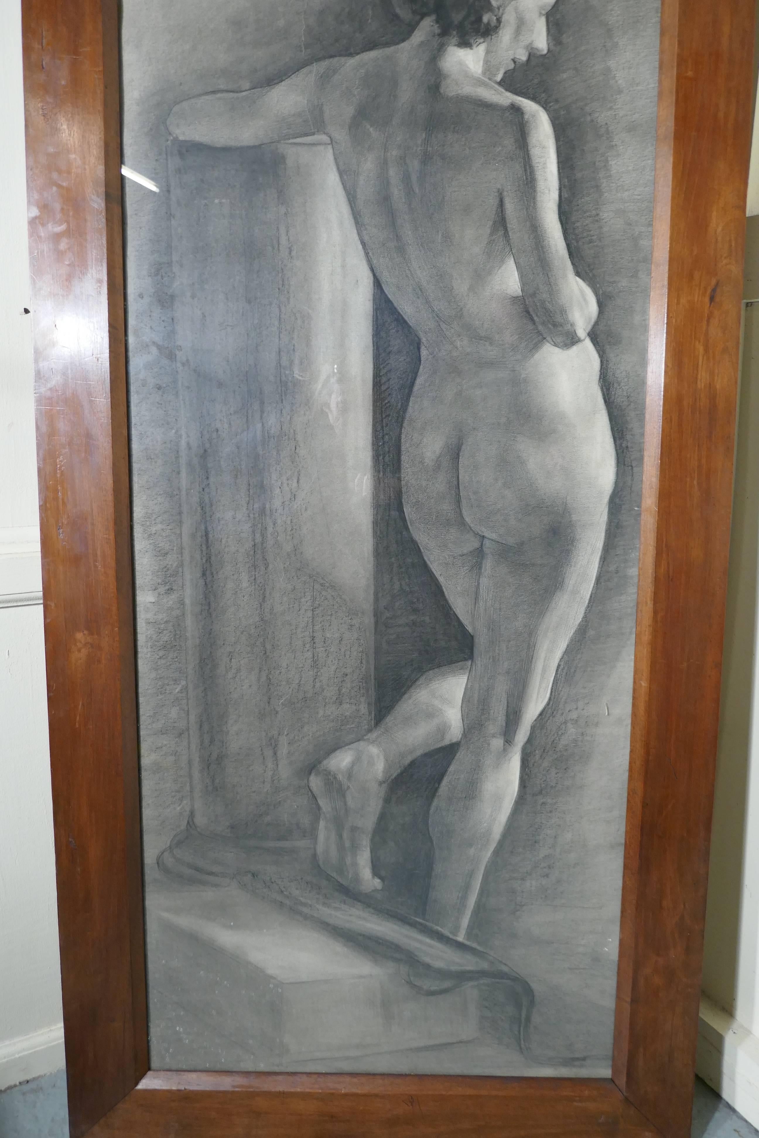 Femme nue encadrée une grande étude encadrée au fusain en vente 4