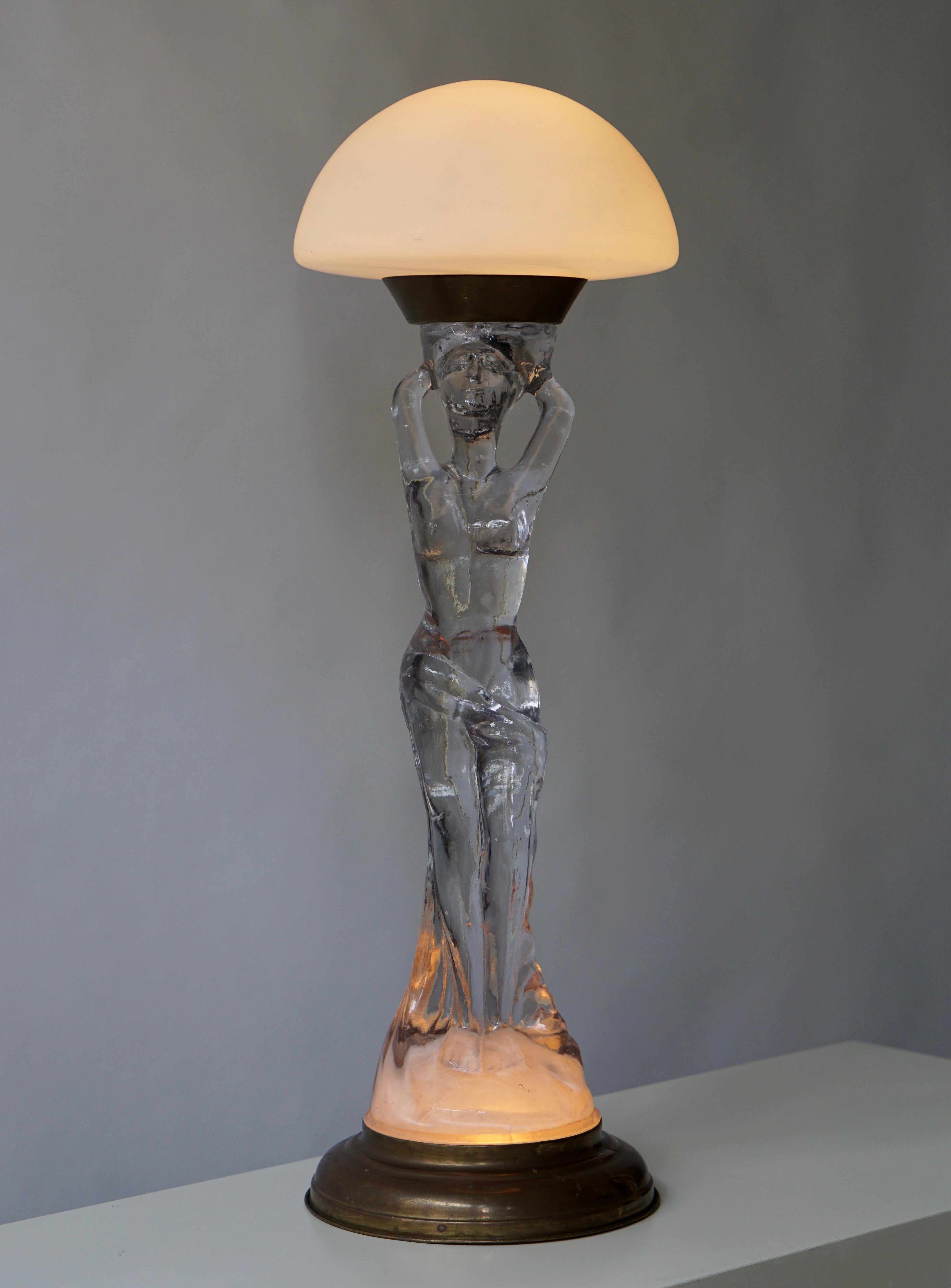 Female Nude Table Lamp in Glass and Brass For Sale 2