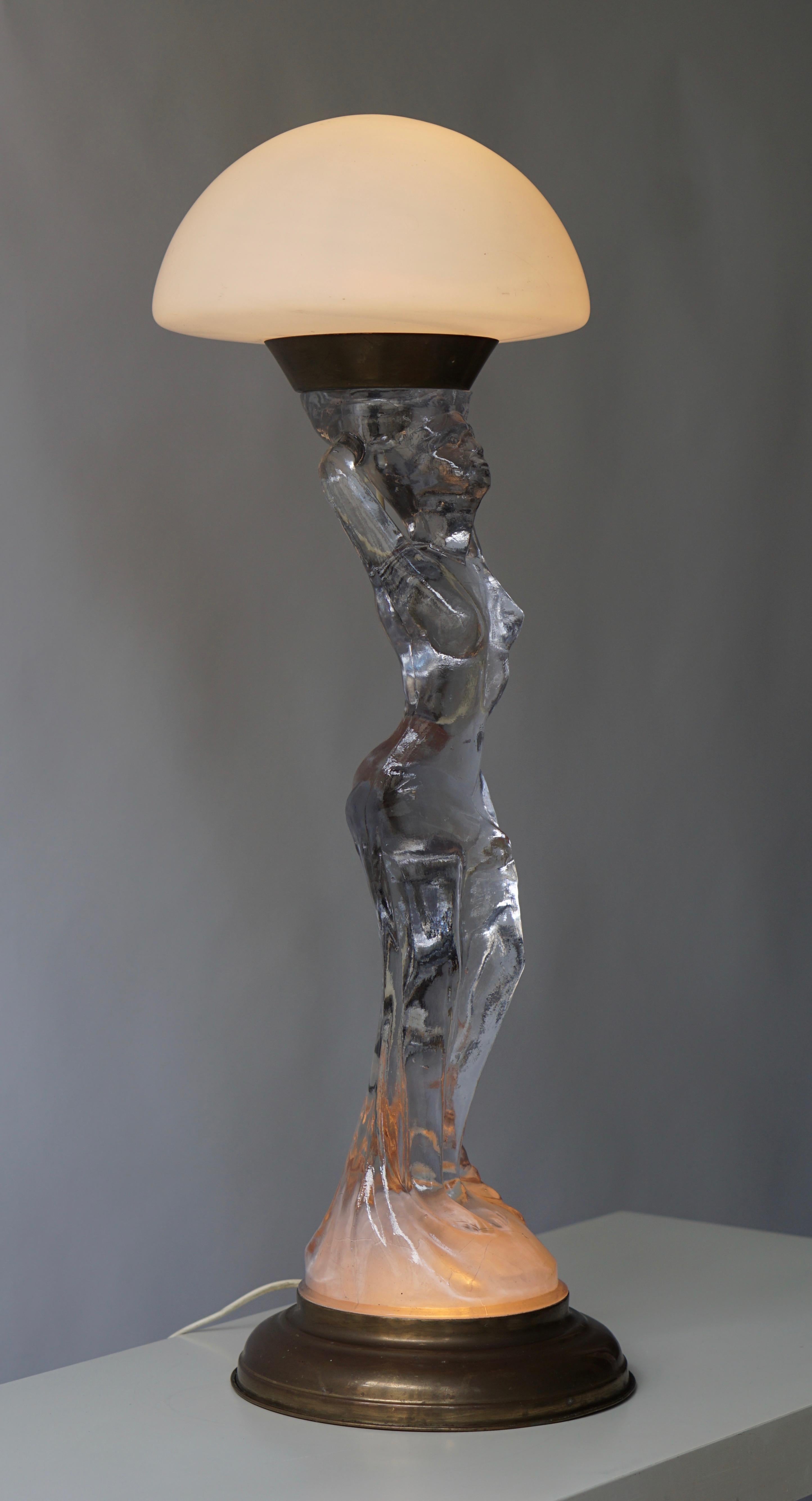 Female Nude Table Lamp in Glass and Brass For Sale 5