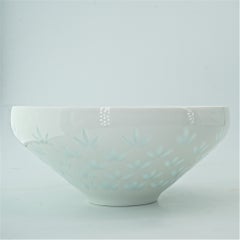 Chinesische Schale aus gemustertem Porzellan mit weiblichem skandinavischem Design und Tafelaufsatz, Finnland