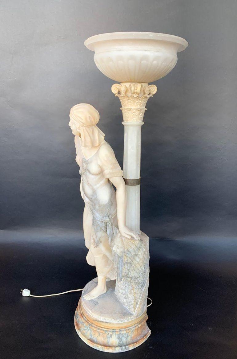 XIX secolo Lampada Torchère scultorea femminile in vendita