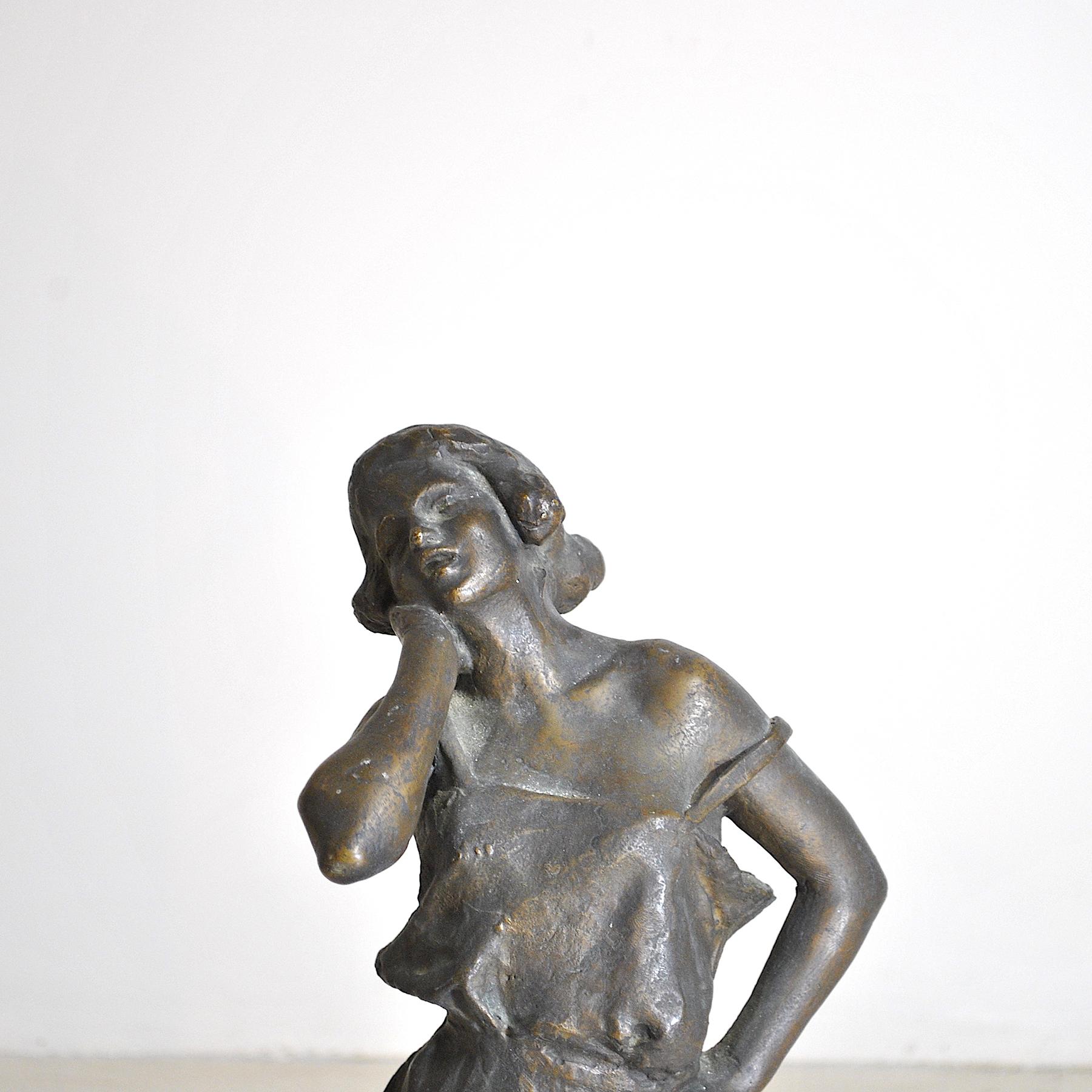 Autre Sculpture féminine en bronze de l'école napolitaine en vente