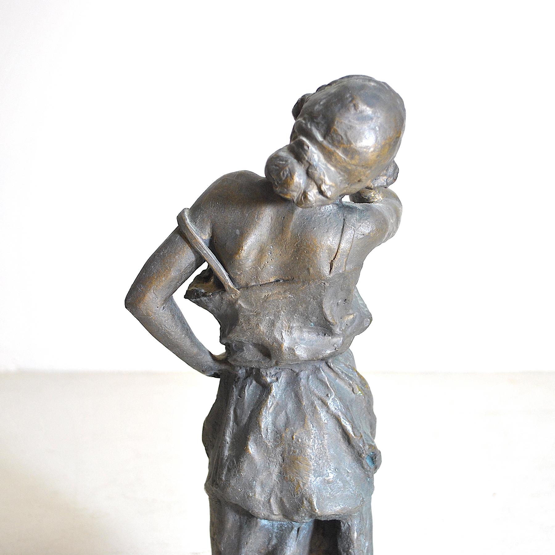 Early 20th Century Female Sculpture in Bronze from the Neapolitan School For Sale