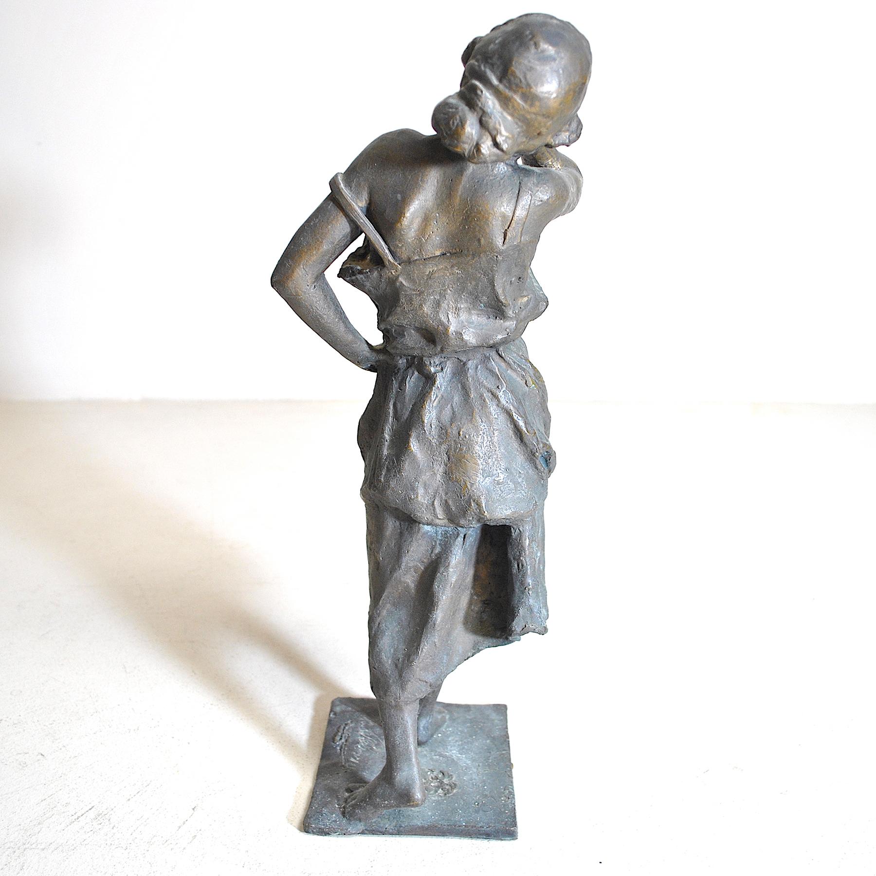 Frauenskulptur aus Bronze aus der neapolitanischen Schule im Angebot 1