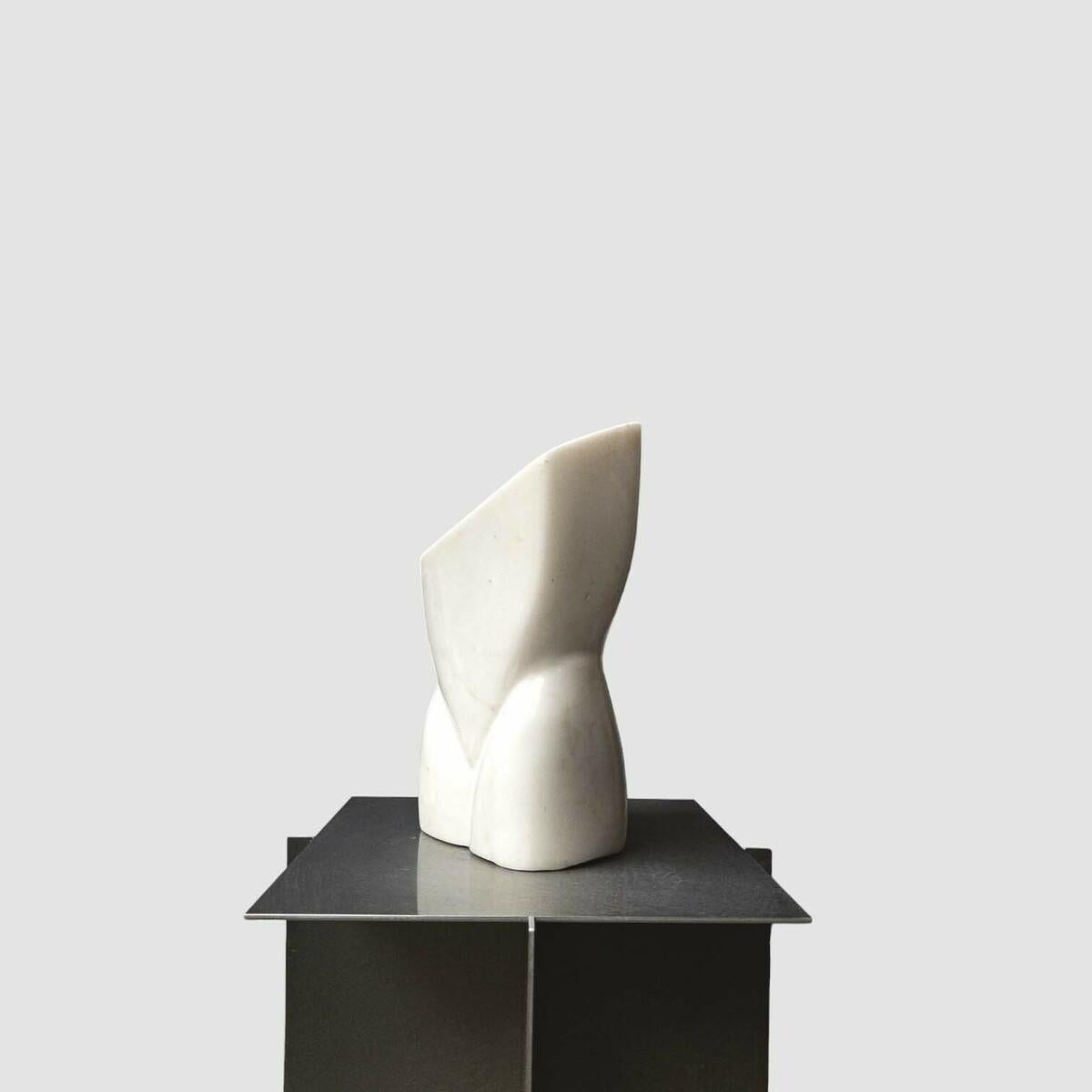 Female Torso Marble Sculpture by Mart De Houwer, 1990-1999 In Excellent Condition For Sale In AMSTERDAM, NL