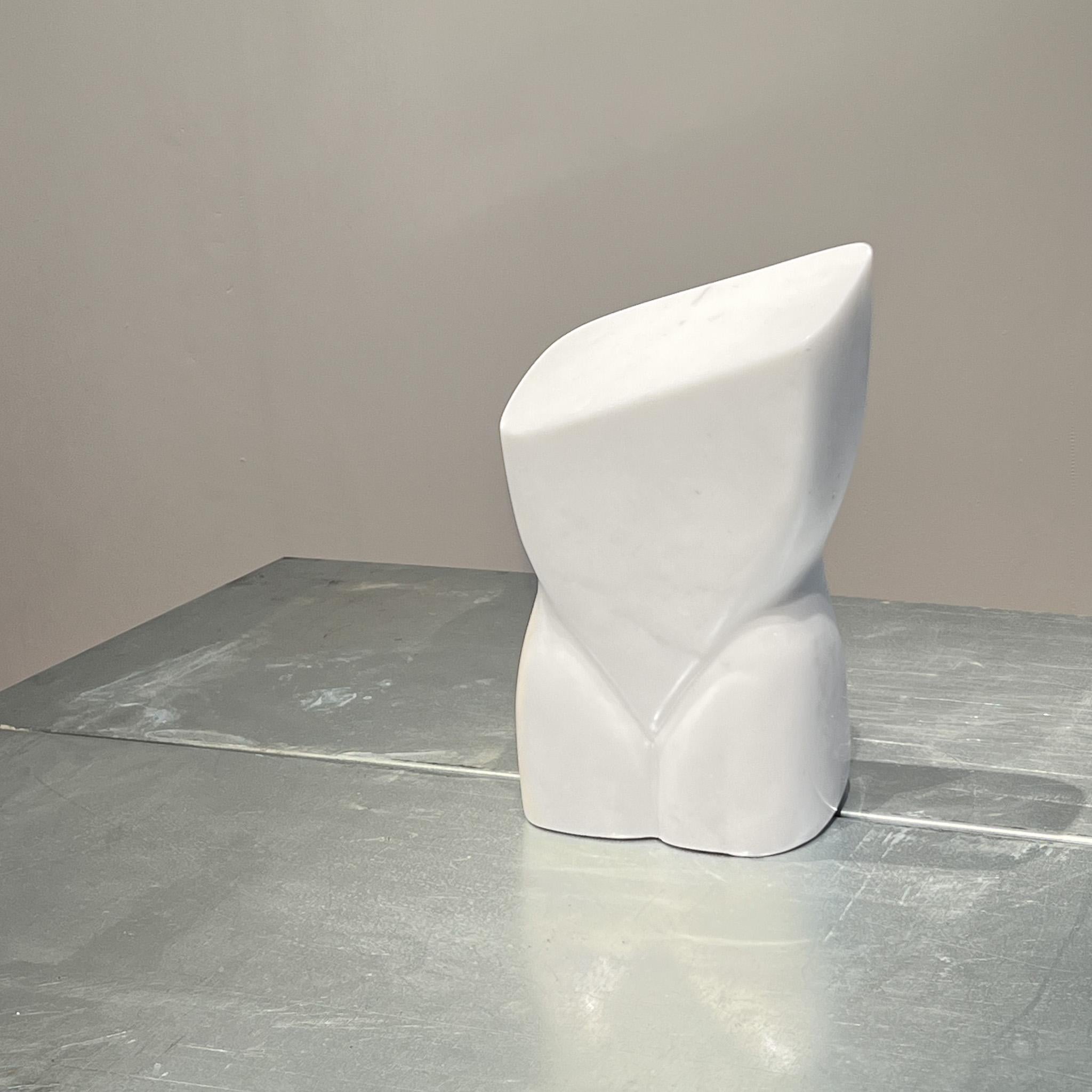 Ormeau Sculpture de torse féminin par Mart De Houwer, 1990-1999 en vente