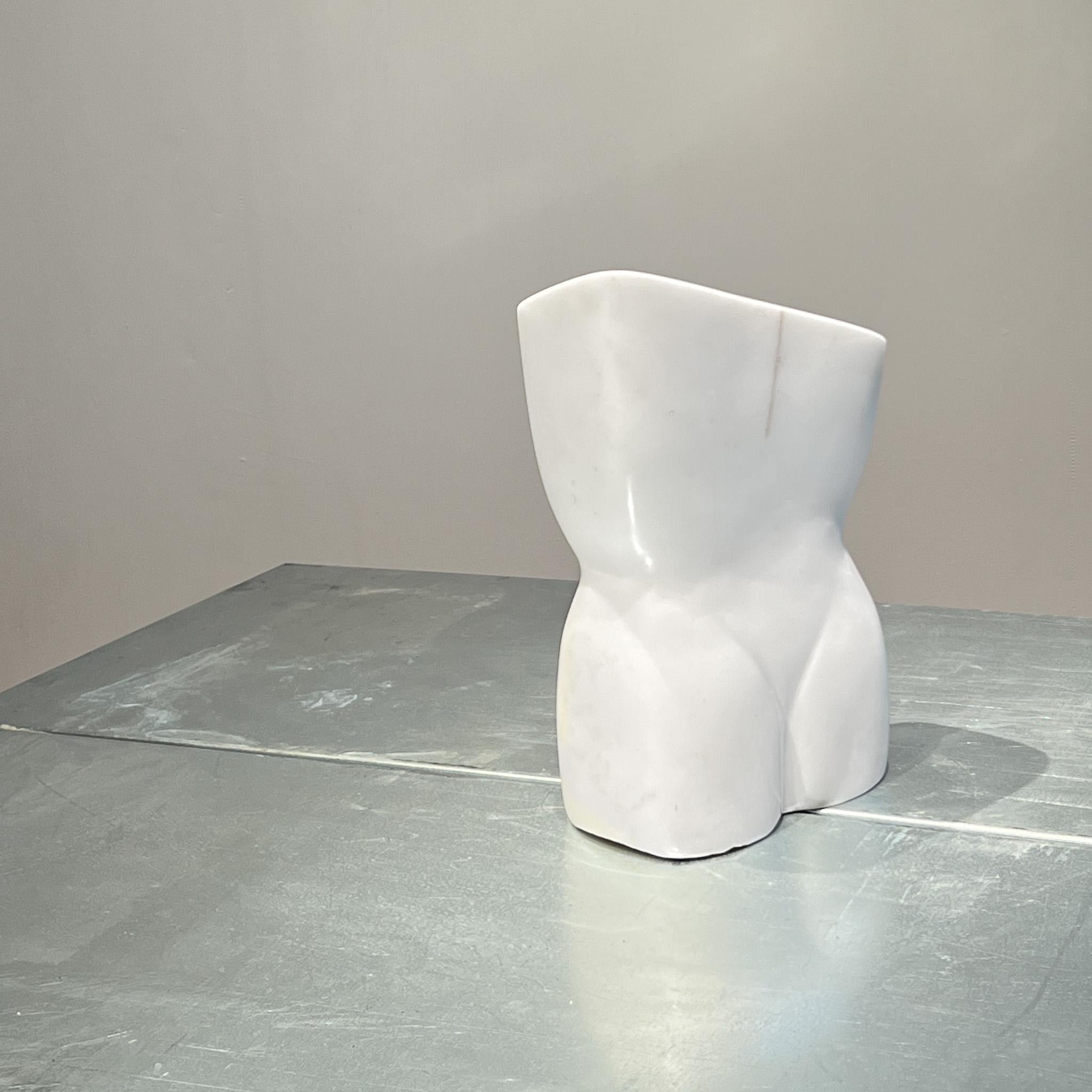 Sculpture de torse féminin par Mart De Houwer, 1990-1999 en vente 4