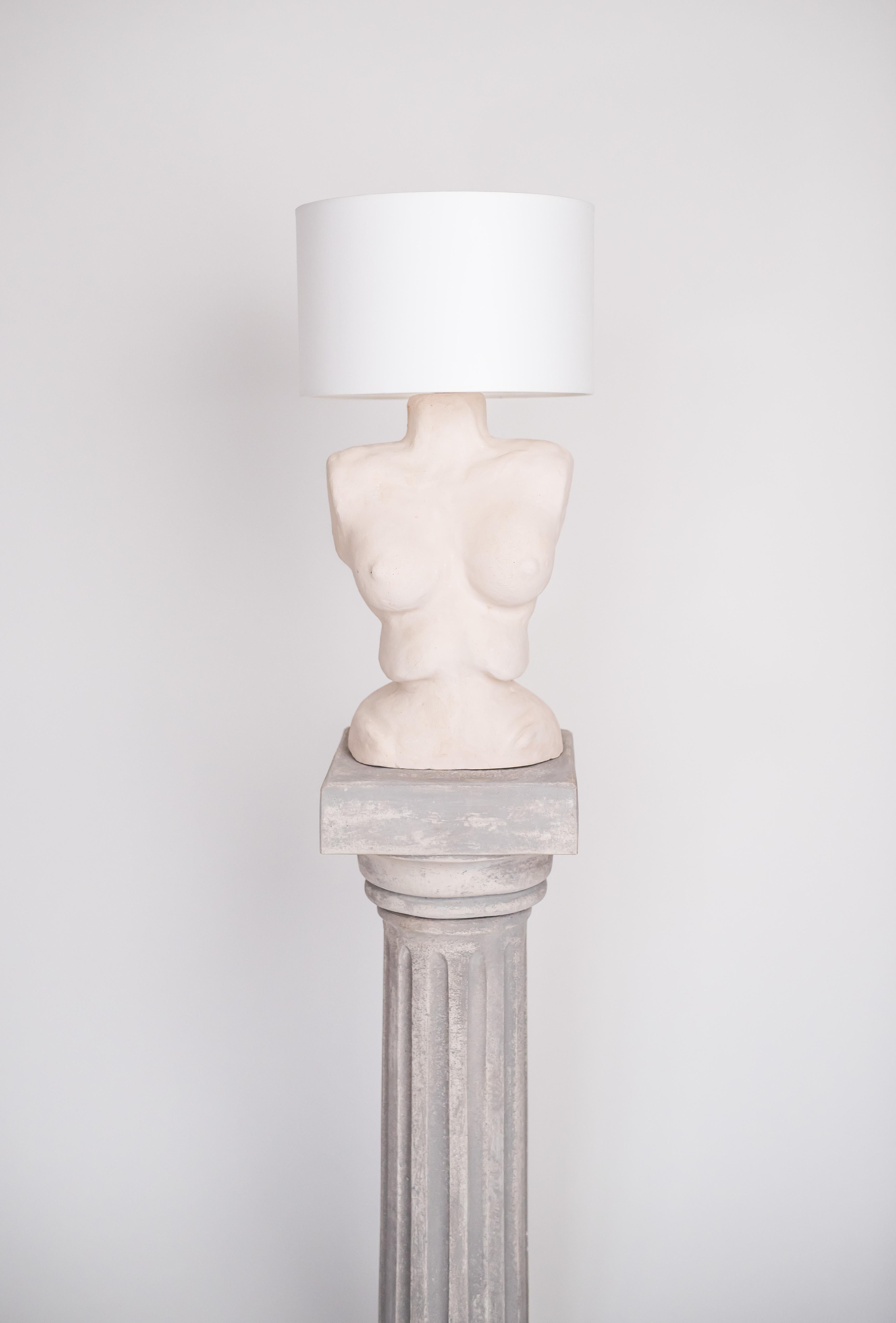 Weiblicher Torso-Skulptur von Brajak Vitberg (Moderne) im Angebot