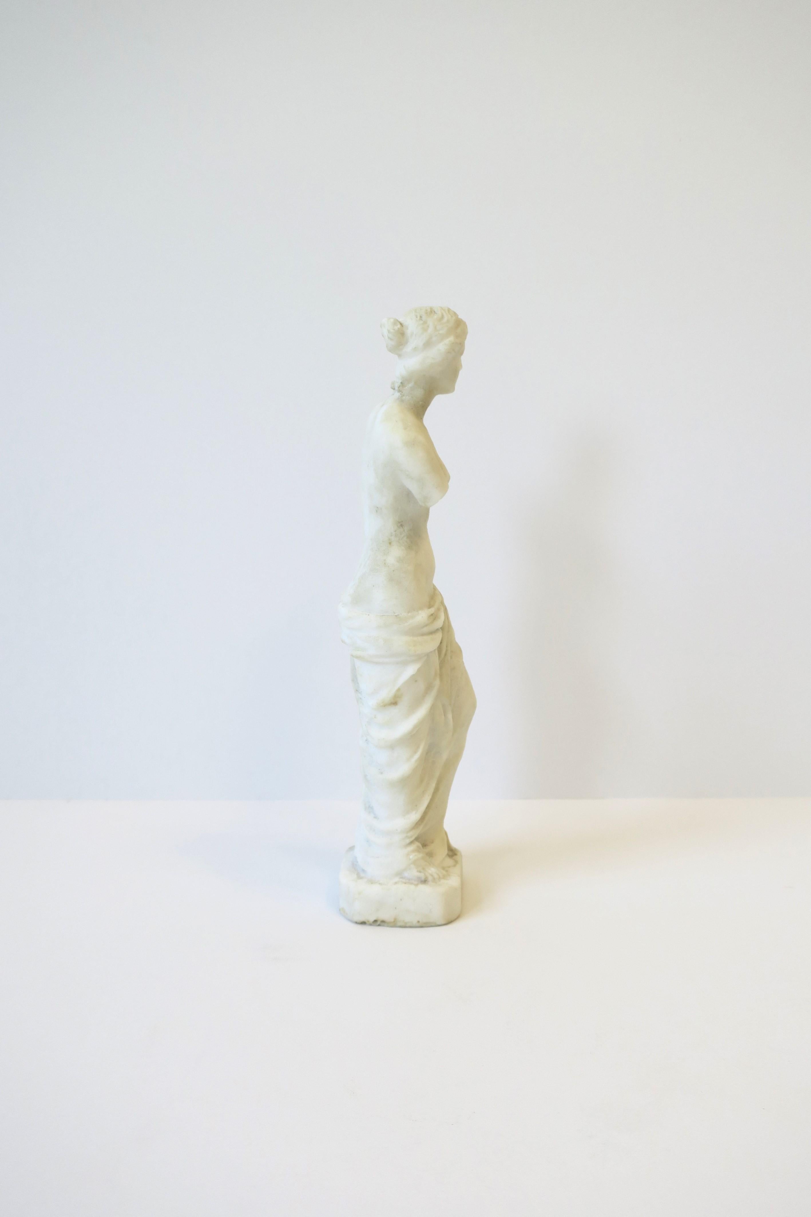 Venus de Milo White Granite Marble Female Figurative Statue Sculpture For Sale 2