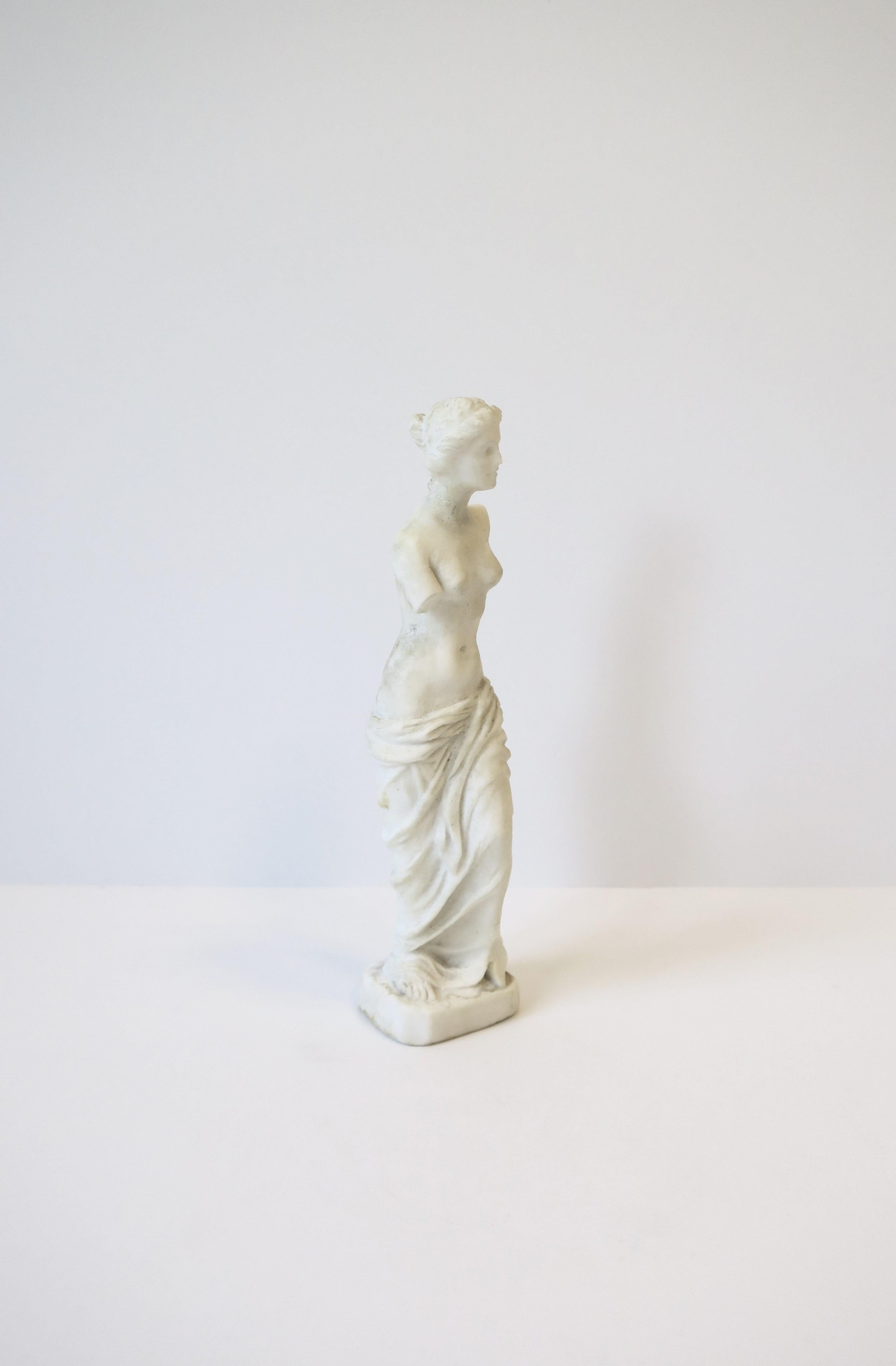 Figurative Venus de Milo-Statue-Skulptur aus weißem Granitmarmor mit weiblicher Figur im Angebot 6