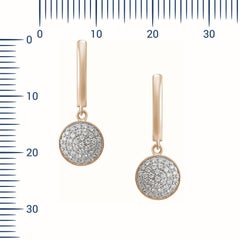 Orecchini a goccia femminili ed eleganti in oro rosa e diamanti bianchi