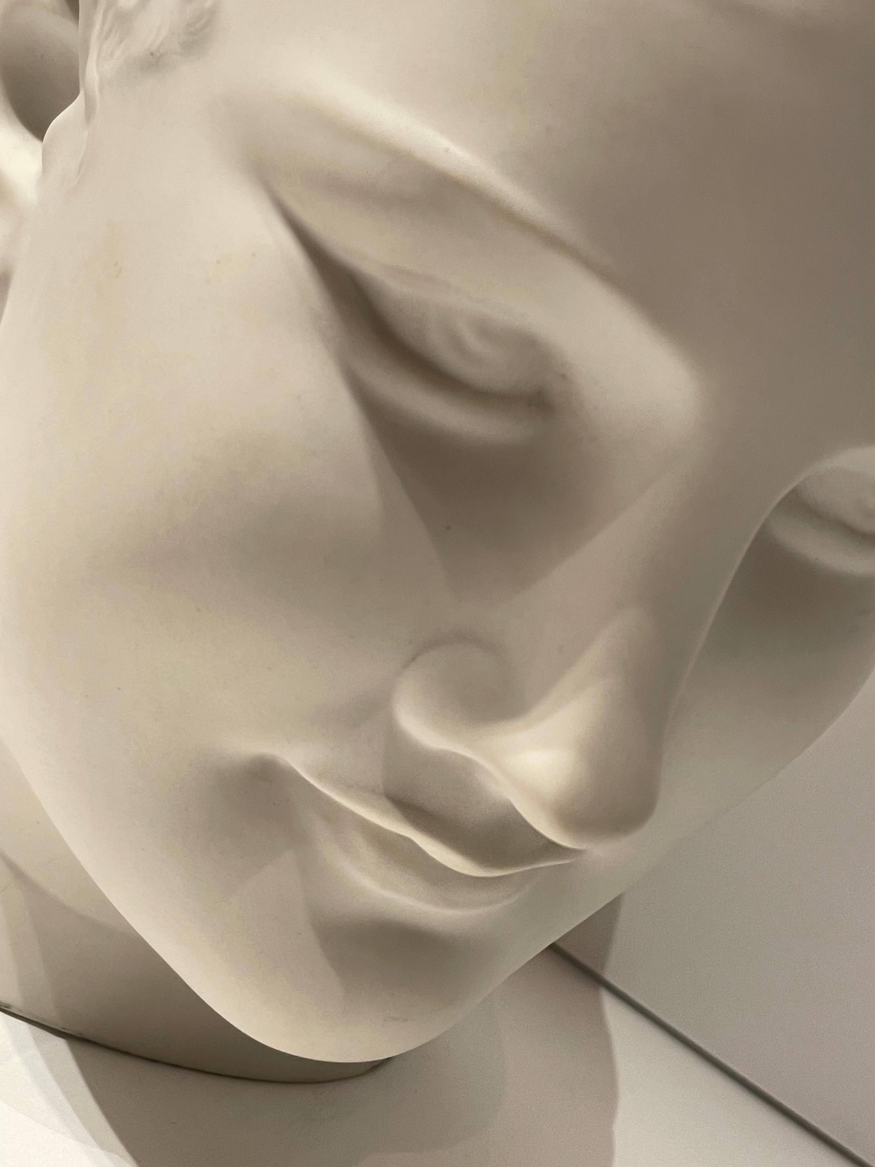 Milieu du XXe siècle Buste de statue Art déco Femme au Levrier par Raymond Leon Rivoire, Sèvres, France  en vente