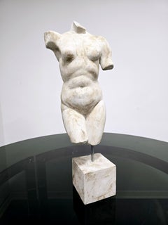 Escultura Torso Femenino