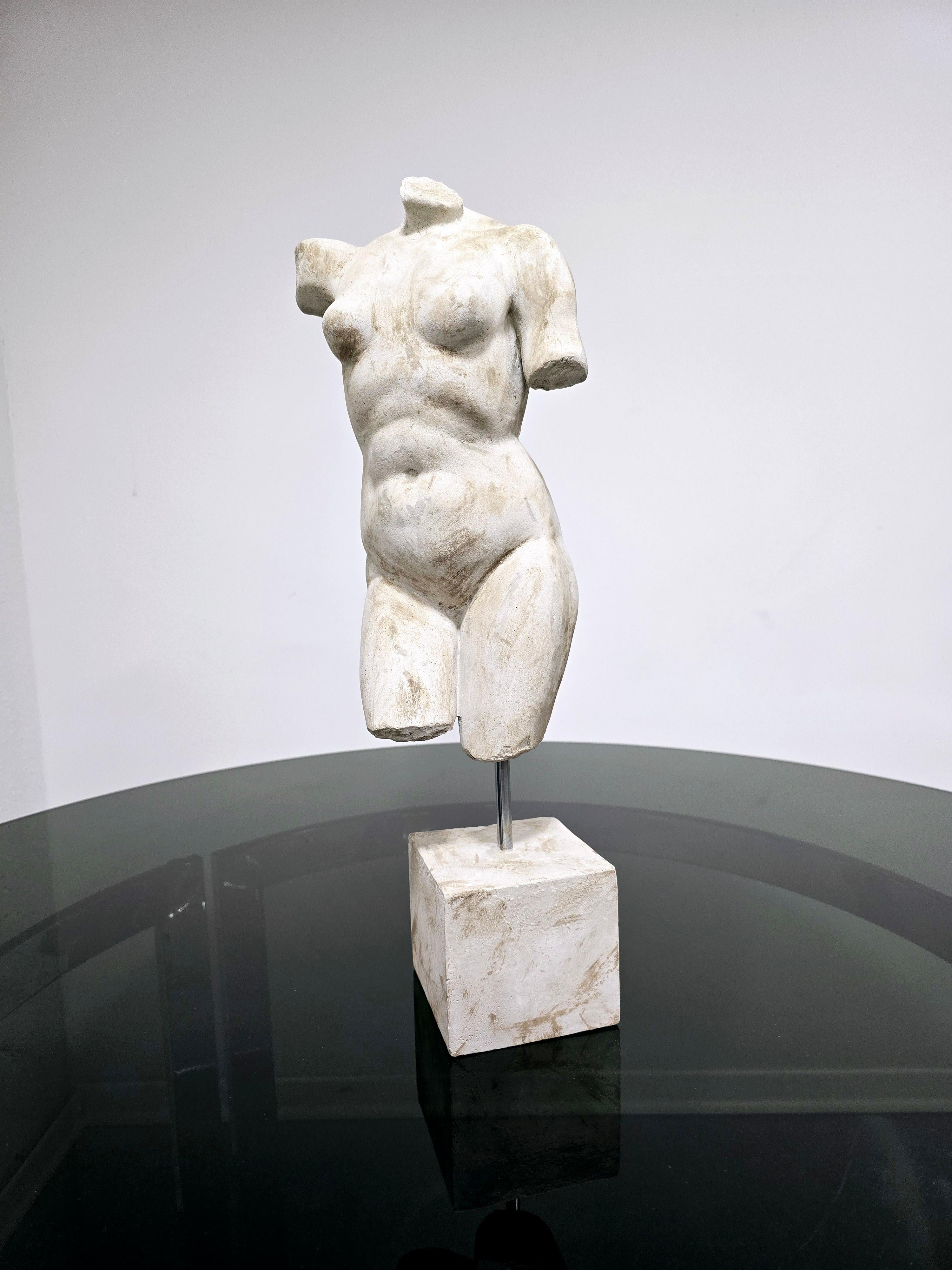 Scultura di torso femminile in vendita 1