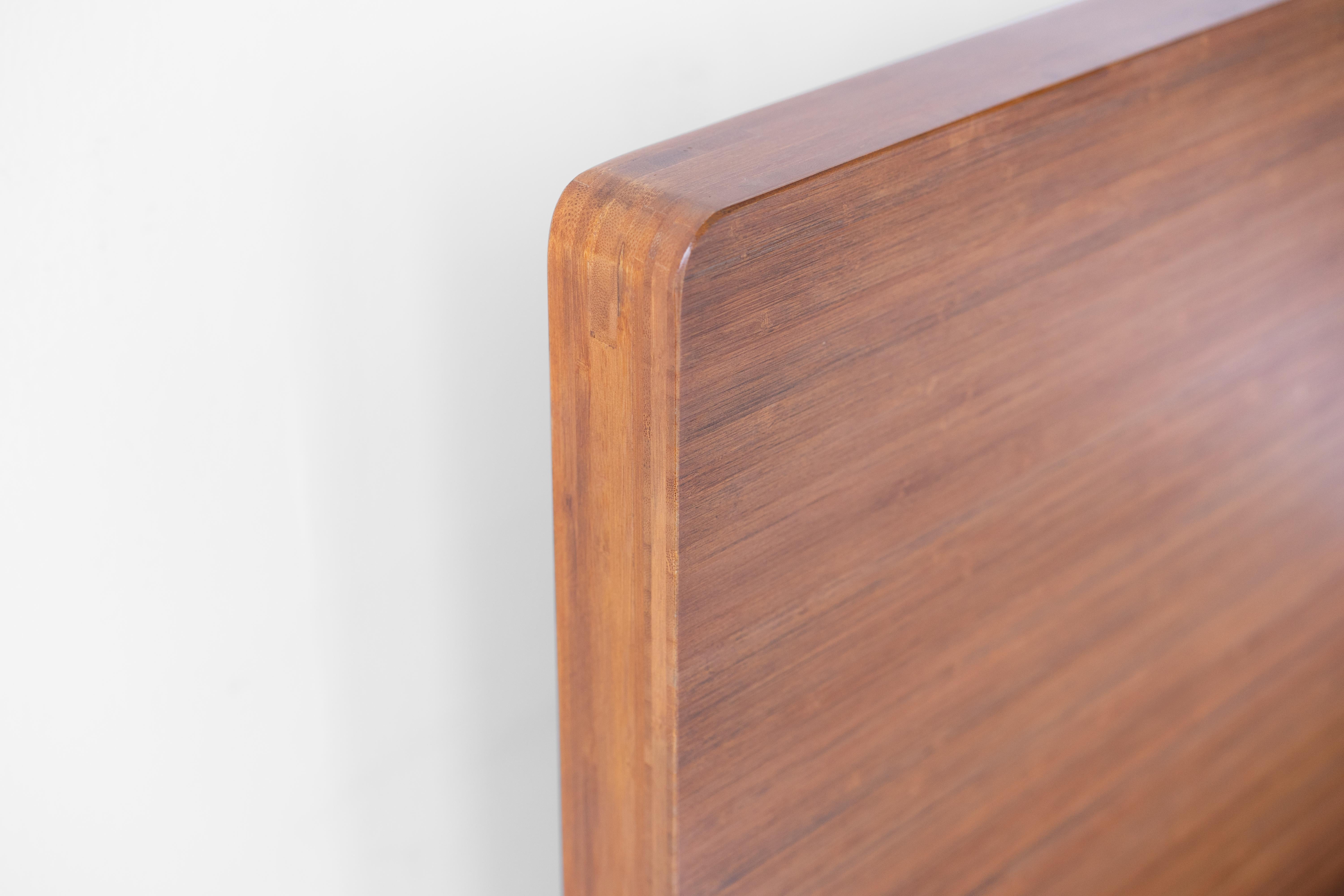 XXI secolo e contemporaneo Letto Fen King, Letto minimalista in bambù in vendita