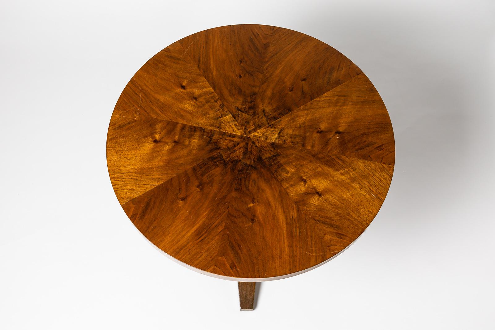 French Brown Wood Art Deco Guéridon Table circa 1930 Coffee or Sofa Table In Good Condition In Neuilly-en- sancerre, FR