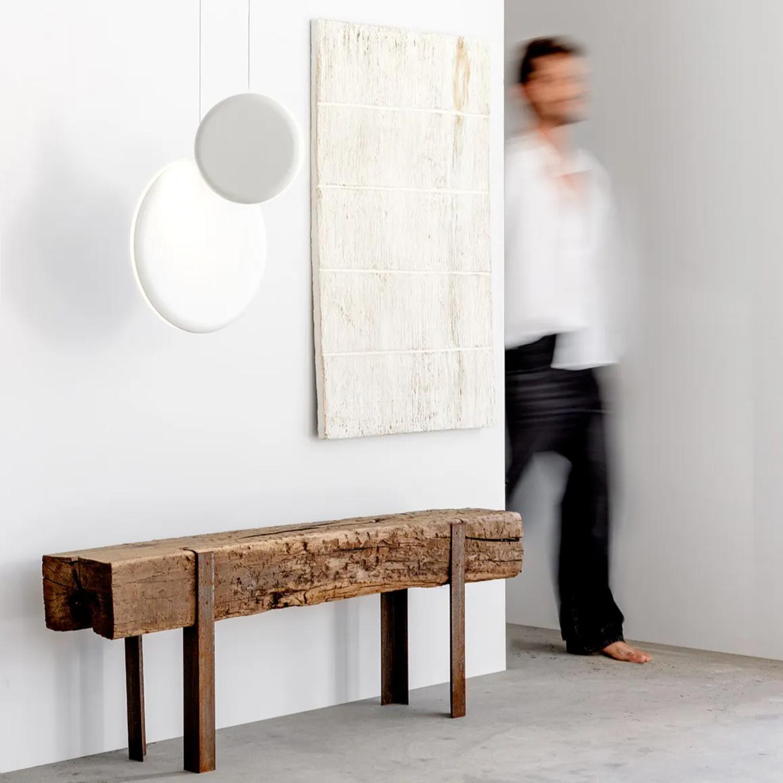 Altro Lampada a sospensione Fenda Large di WJ Luminaire in vendita