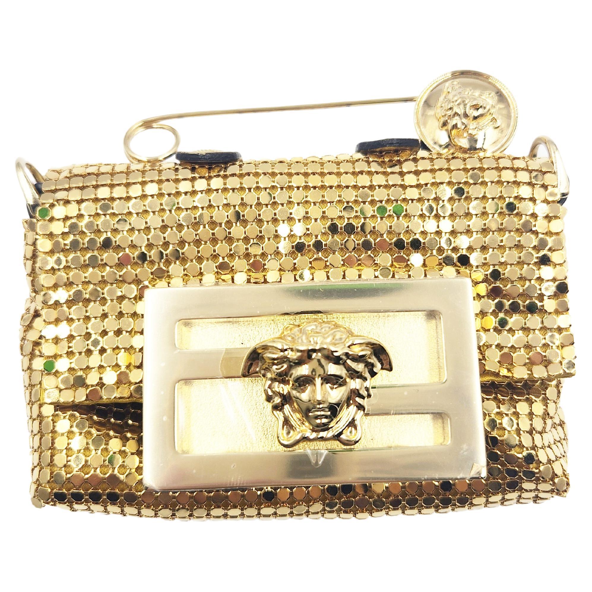 Fendace Gold Medusa Bling Mesh Mini Fendi Versace FF Zucca Baguette Tasche Kette aus Mesh im Angebot