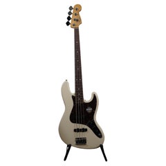 Bass de jazz standard américain en bois de rose Fender - Guitare blanche olympique