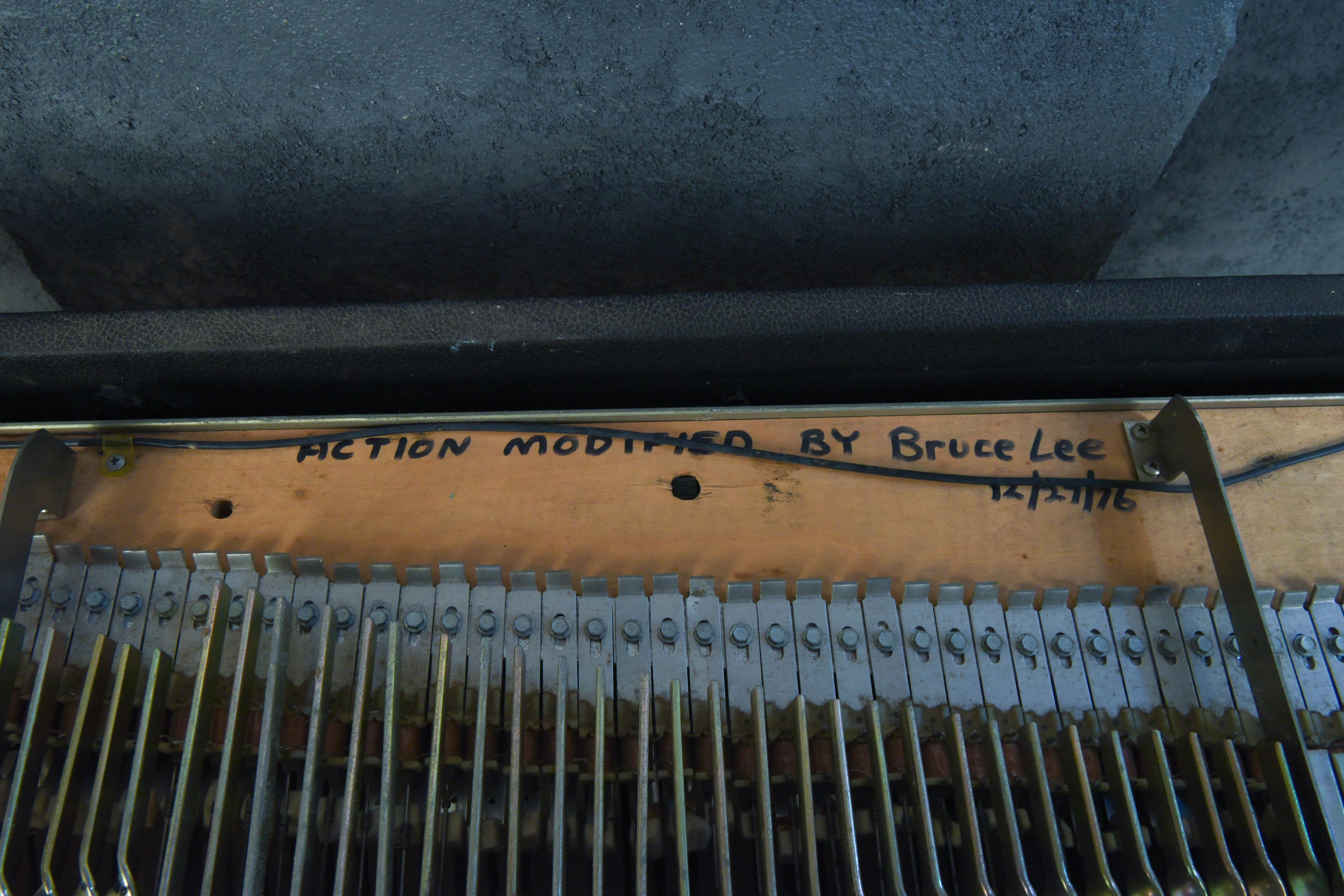 Huit-huit-huit pianos électriques Fender Rhodes 6