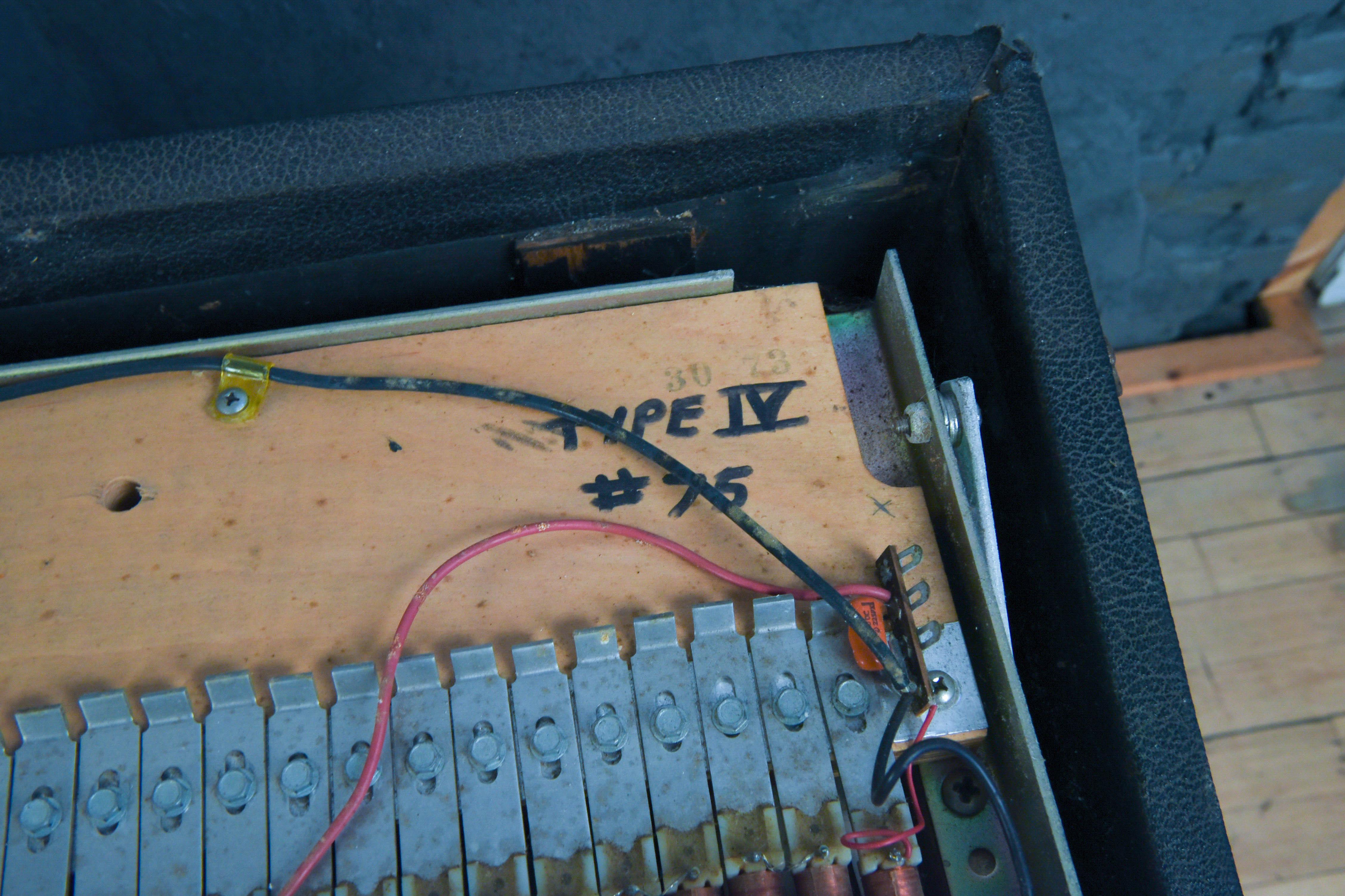Huit-huit-huit pianos électriques Fender Rhodes 8